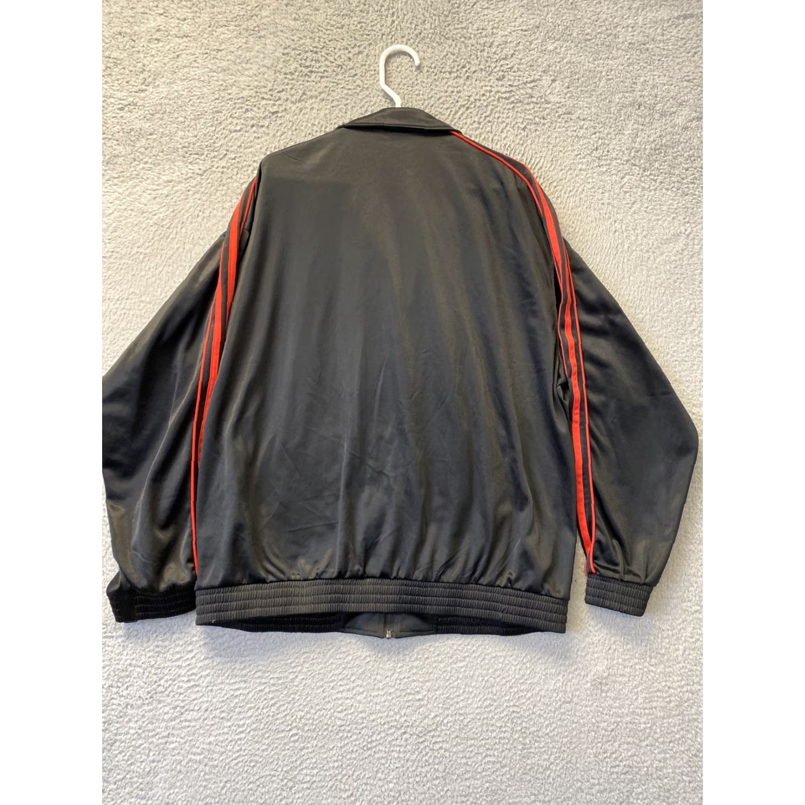 Vintage Victory Outfitters Sweater Mens 2XL Black Zip Pullover Sweatshirt Full Zip Black /98-52 All Seasons Pockets Zipper Knit Polyester Windbreaker? Size US XXL / EU 58 / 5 - 7 Thumbnail