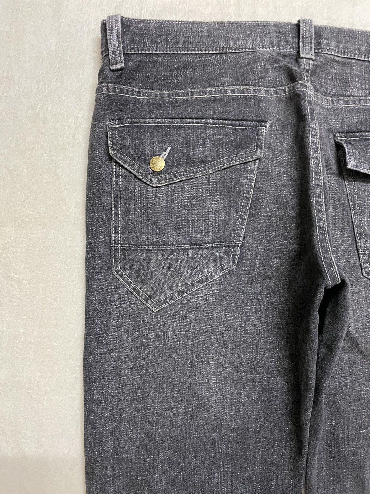 Uniqlo Vintage Uniqlo Faded Dark Colour Denim Jeans Size US 35 - 15 Thumbnail