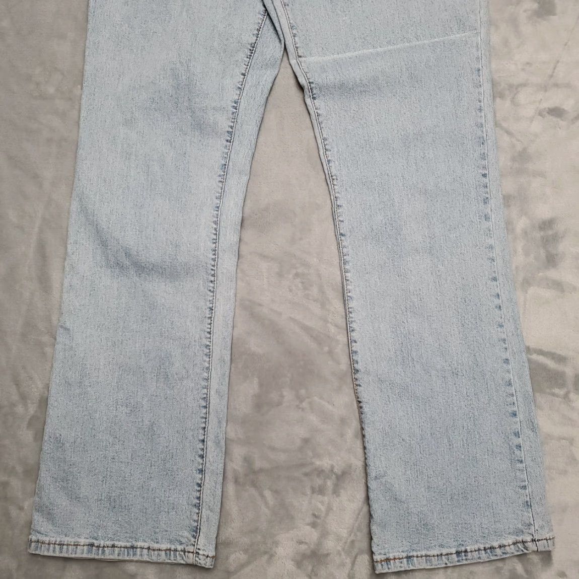 Levi's VINTAGE Levi's Jeans Women 8 Blue Denim 550 Relaxed Bootcut 32in Inseam Light Wash 5-Pocket Mens? No, end gender: Womens Size 30" / US 8 / IT 44 - 2 Thumbnail