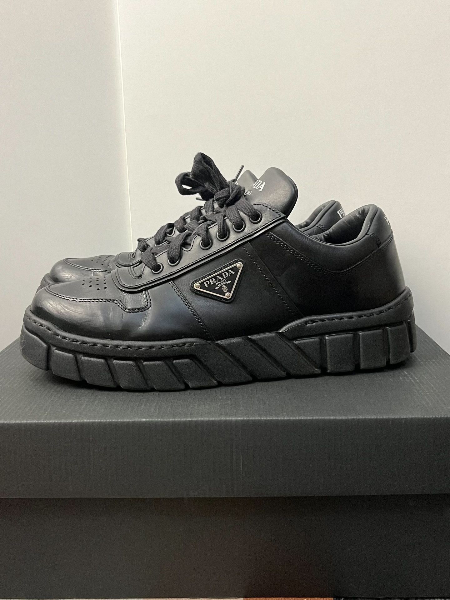Prada Prada Leather Black Lowtop Sneakers 9 Men Size US 9 / EU 42 - 1 Thumbnail