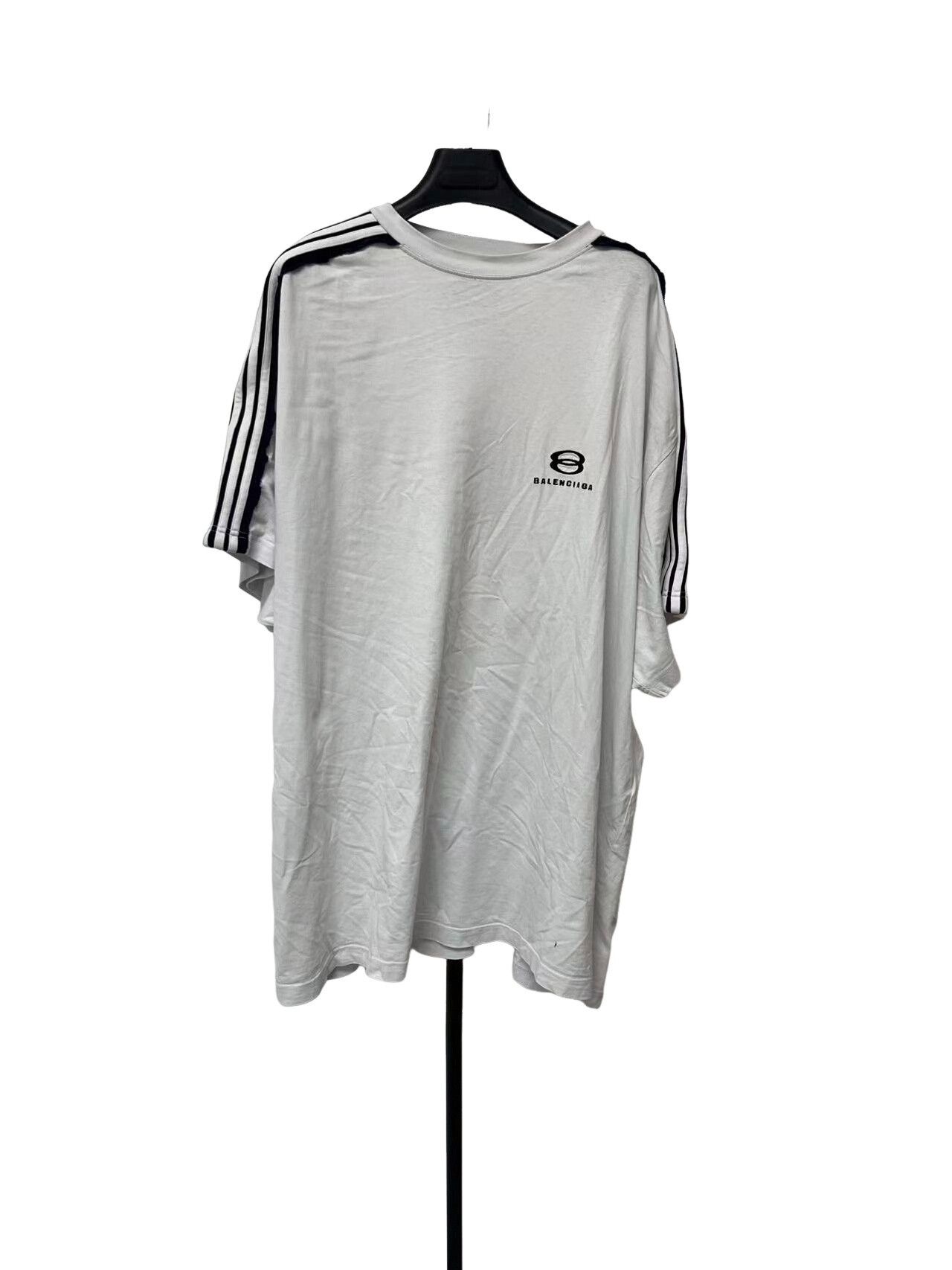 Balenciaga Balenciaga Striped Shoulder Logo T-Shirt 4 Size US XL / EU 56 / 4 - 1 Thumbnail