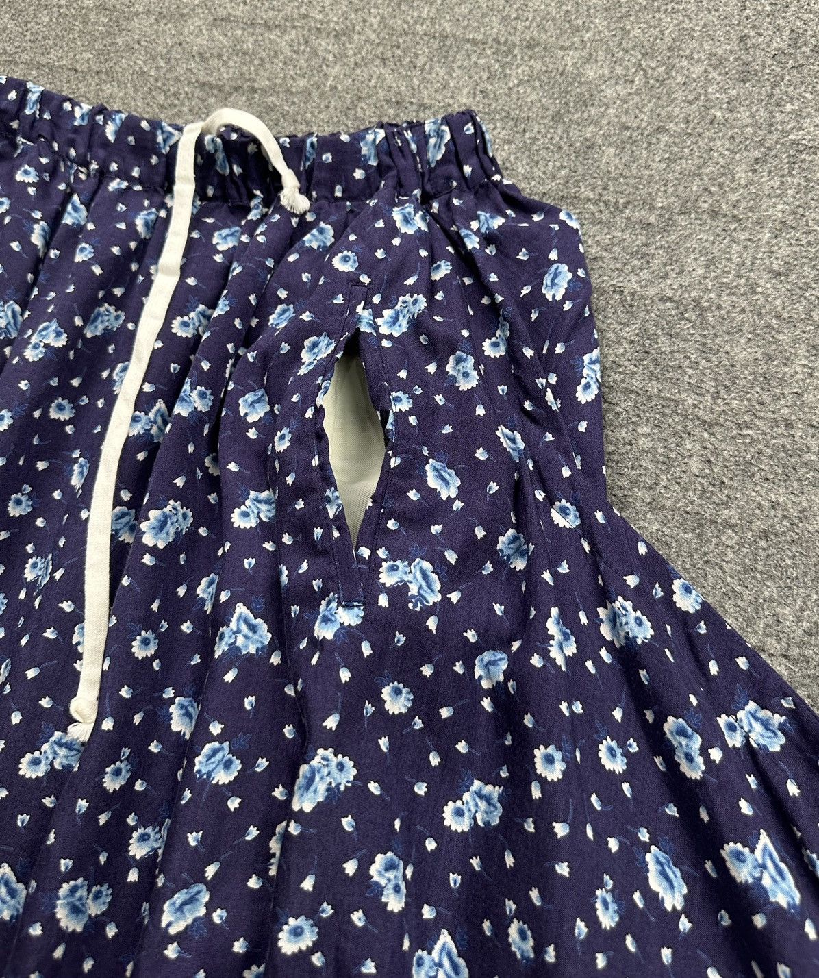 Comme des Garcons Comme Des Garcons - 2021 Floral Print Frill Decorative Patch Size 28" / US 6 / IT 42 - 7 Thumbnail