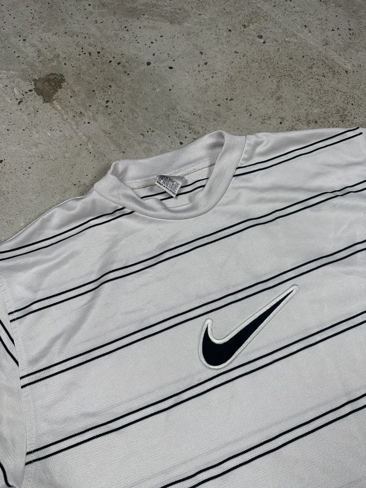 Nike Vintage 90s Nike Striped Center Swoosh Logo Tee White Size US M / EU 48-50 / 2 - 6 Thumbnail