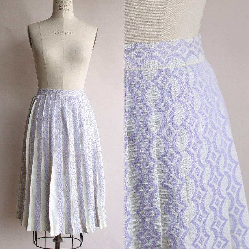 Vintage Vintage 1960s Skirt, Bobbie Brooks Pleated Purple and White Size 27" / US 4 / IT 40 - 1 Thumbnail
