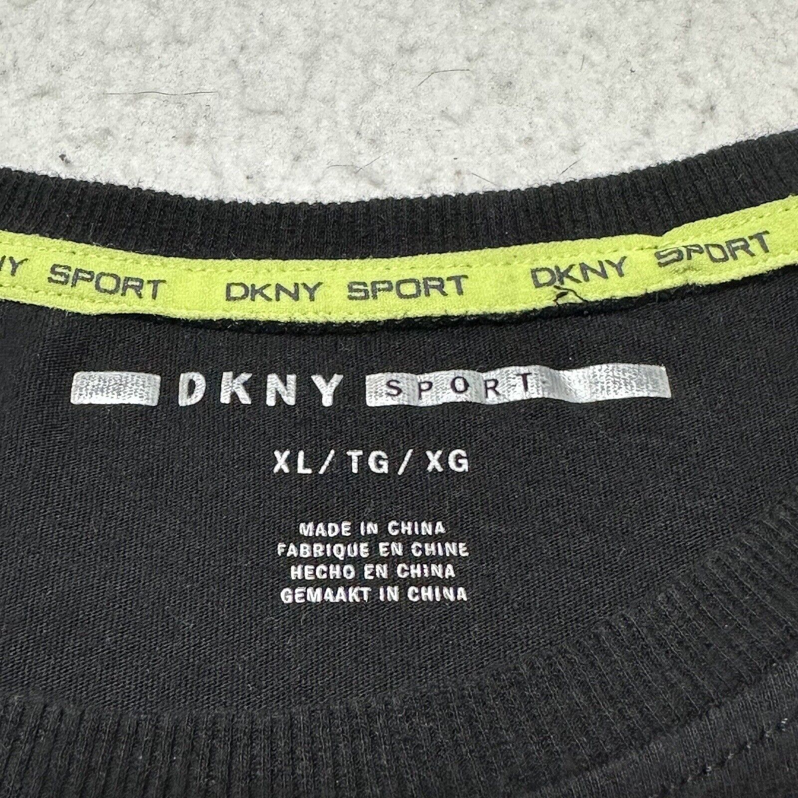 DKNY DKNY XL Short Sleeve TShirt Textured Logo Black Crewneck Tee Size US XL / EU 56 / 4 - 3 Thumbnail