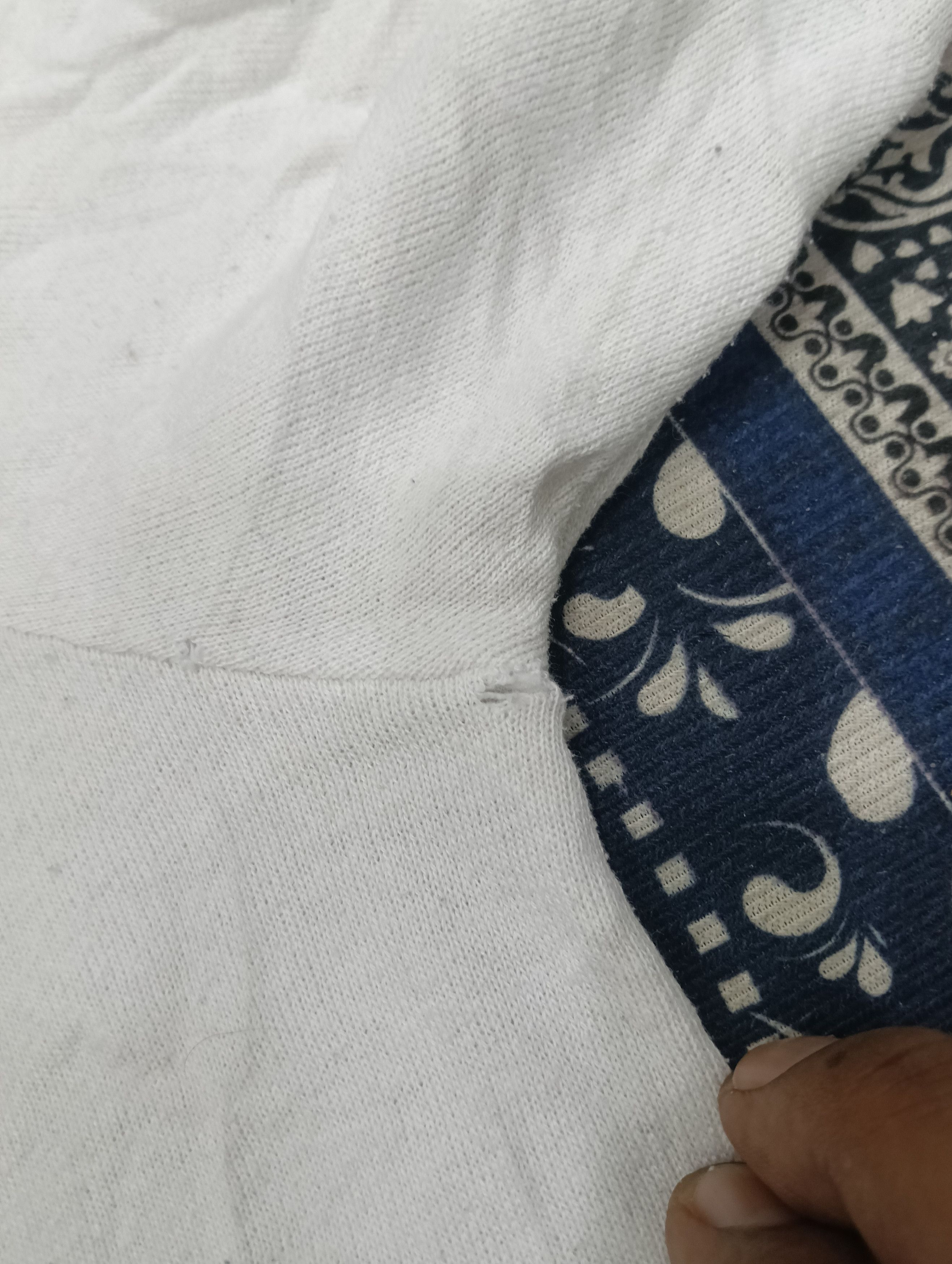 Guess Vintage Guess Sweatshirt Crewneck Size US L / EU 52-54 / 3 - 4 Thumbnail