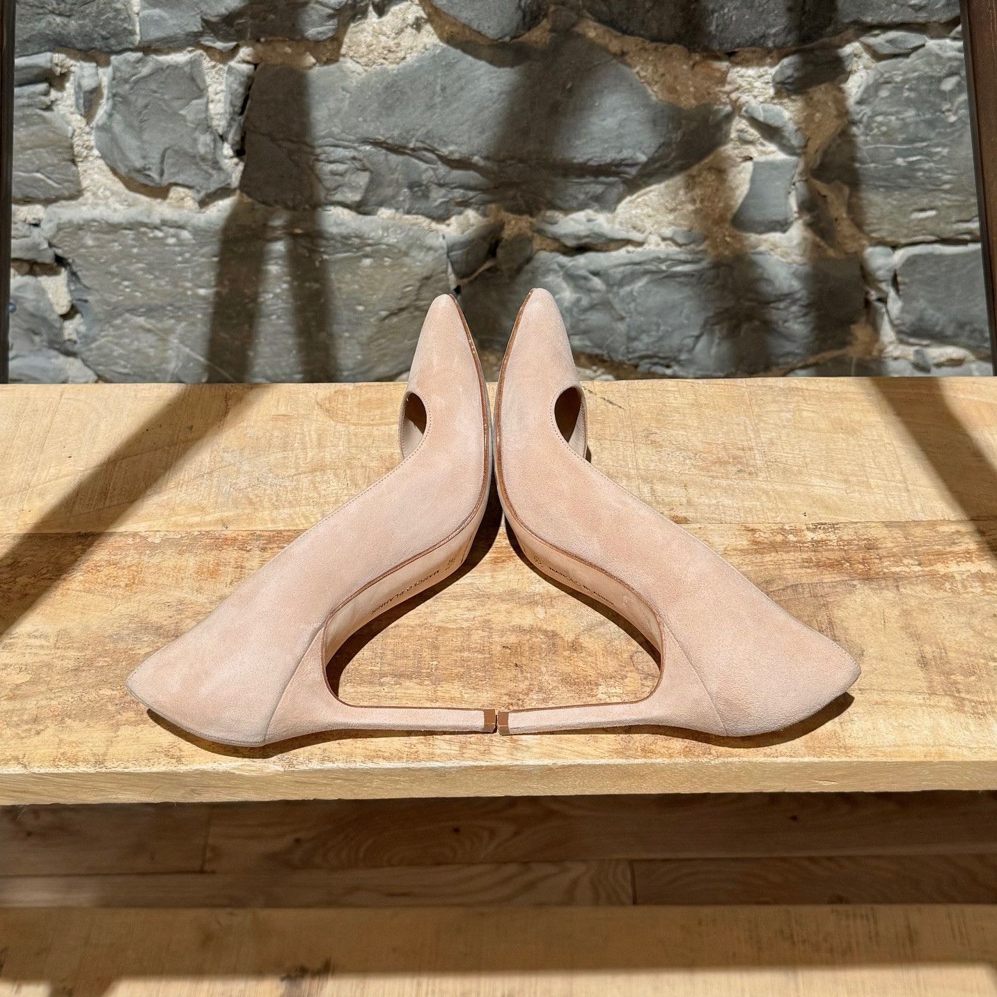 Manolo Blahnik Manolo Blahnik Nude Suede Pointy Pumps Size US 6.5 / IT 36.5 - 11 Thumbnail