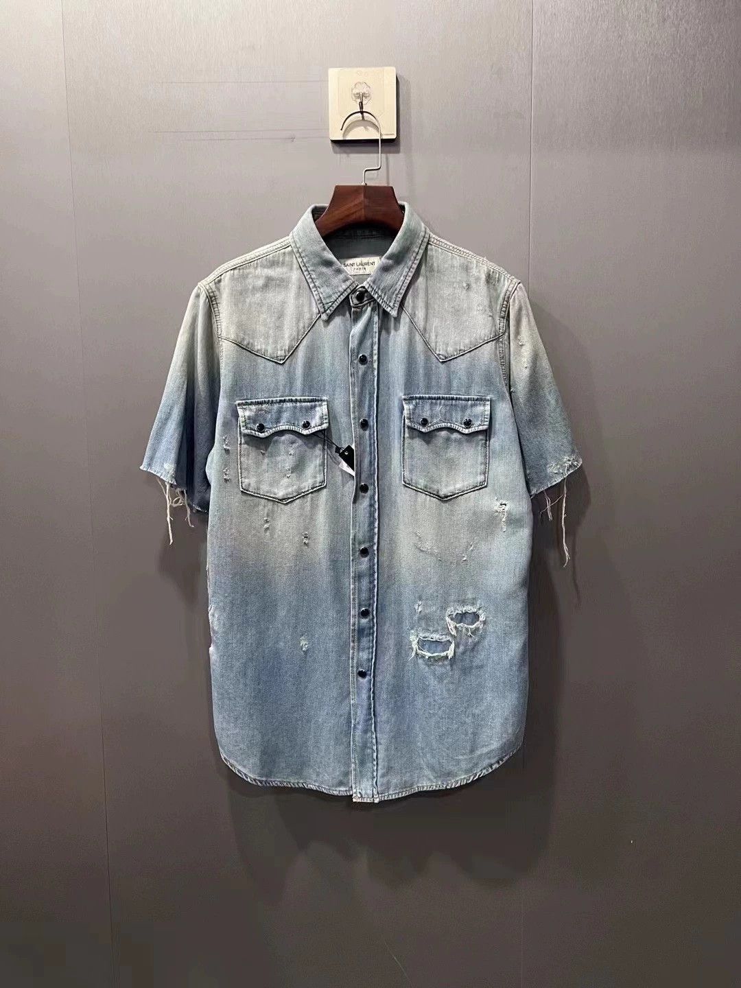 Saint Laurent Paris Saint Laurent Paris sleeved shirt Size US S / EU 44-46 / 1 - 1 Thumbnail