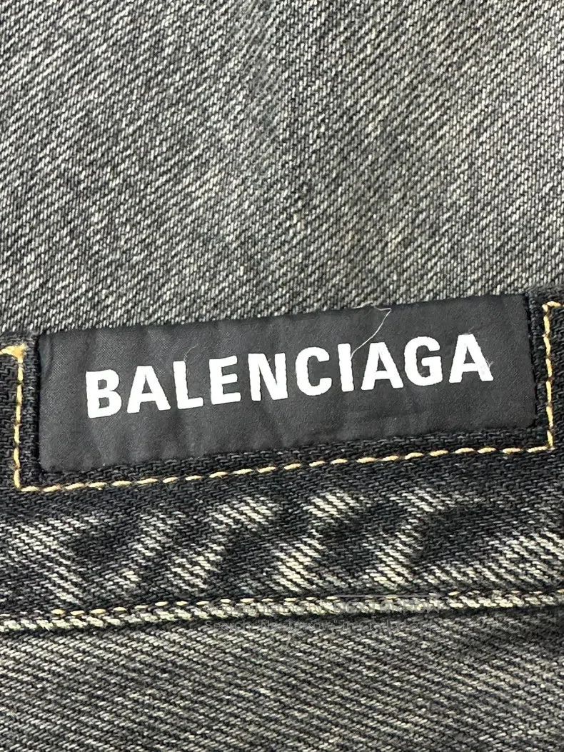 Balenciaga Balenciaga size XS Button-Up Oversized Denim Jeans - Black Size US 27 - 3 Thumbnail