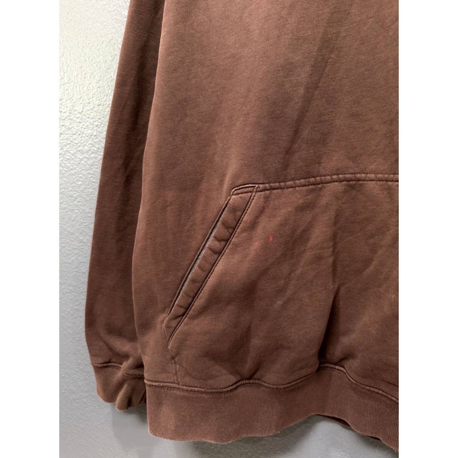 Nike VINTAGE Nike Hoodie Brown L Men's Pullover Y2K Mini Swoosh Distressed 27in 22in Pit to Pit Size US L / EU 52-54 / 3 - 5 Thumbnail