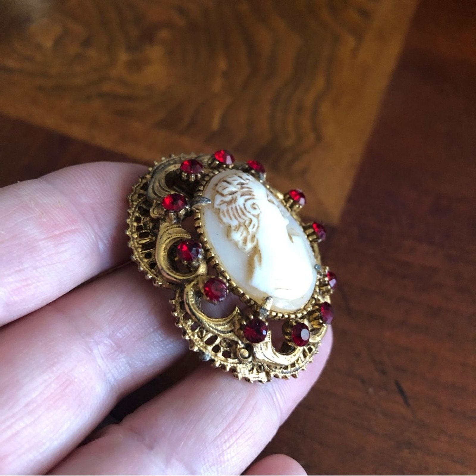 Vintage Vintage Florenza hand carved shell cameo brooch pendant Size ONE SIZE - 3 Thumbnail