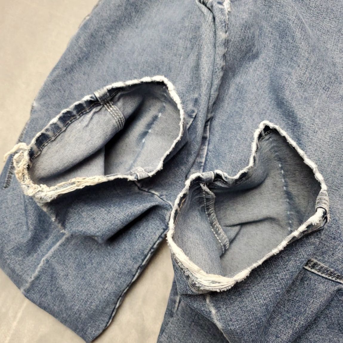 Wrangler Wrangler Jeans Mens 36x34 Faded Blue Denim Relaxed Cotton Carpenter Cargo Pants Jeans Mens 36 Blue Denim Carpenter Cargo Pants Wrangler Size US 36 / EU 52 - 3 Thumbnail