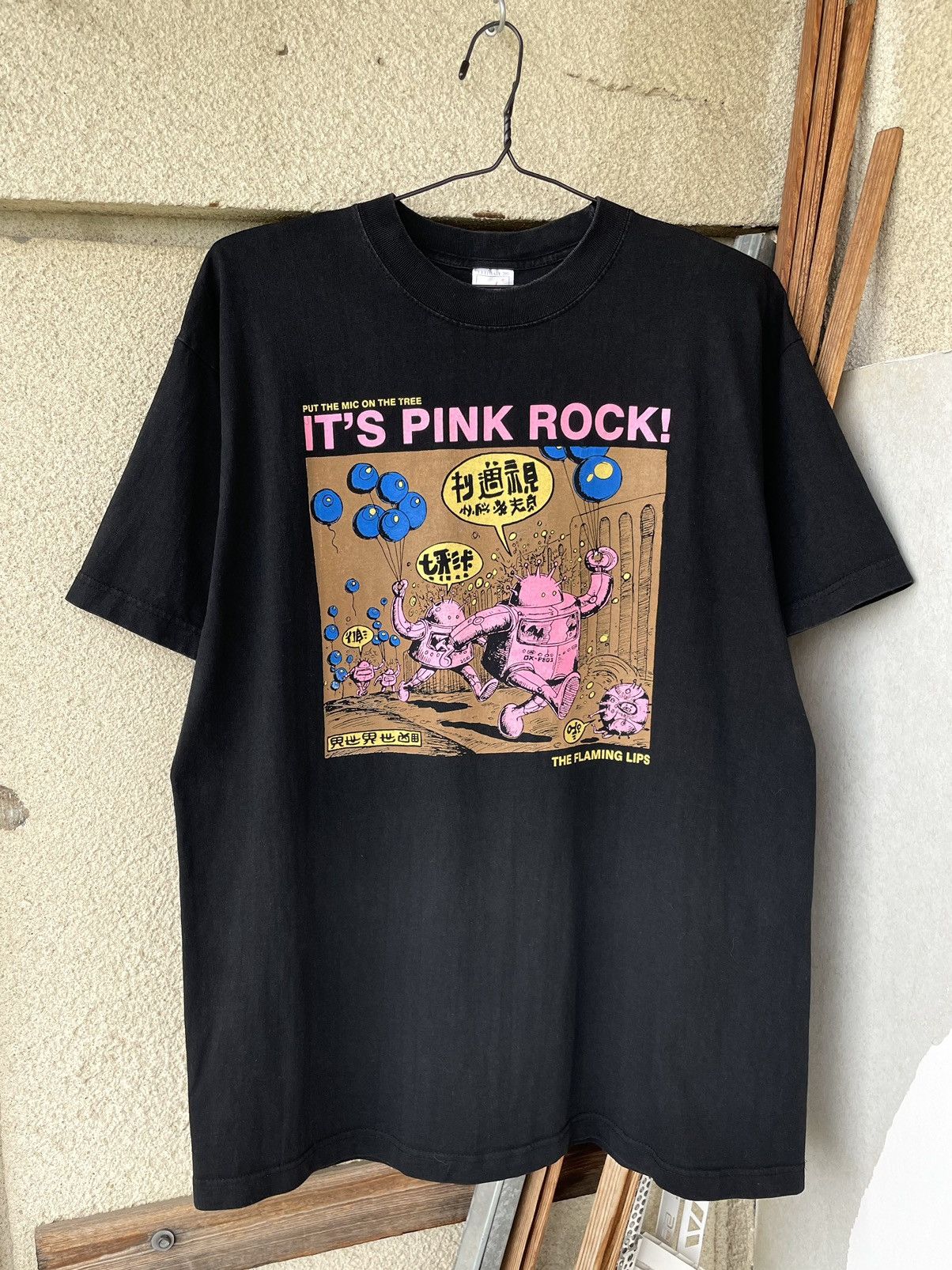 Band Tees Vintage The Flaming Lips Yoshimi Battles Pink Robots T-Shirt Size US L / EU 52-54 / 3 - 11 Thumbnail