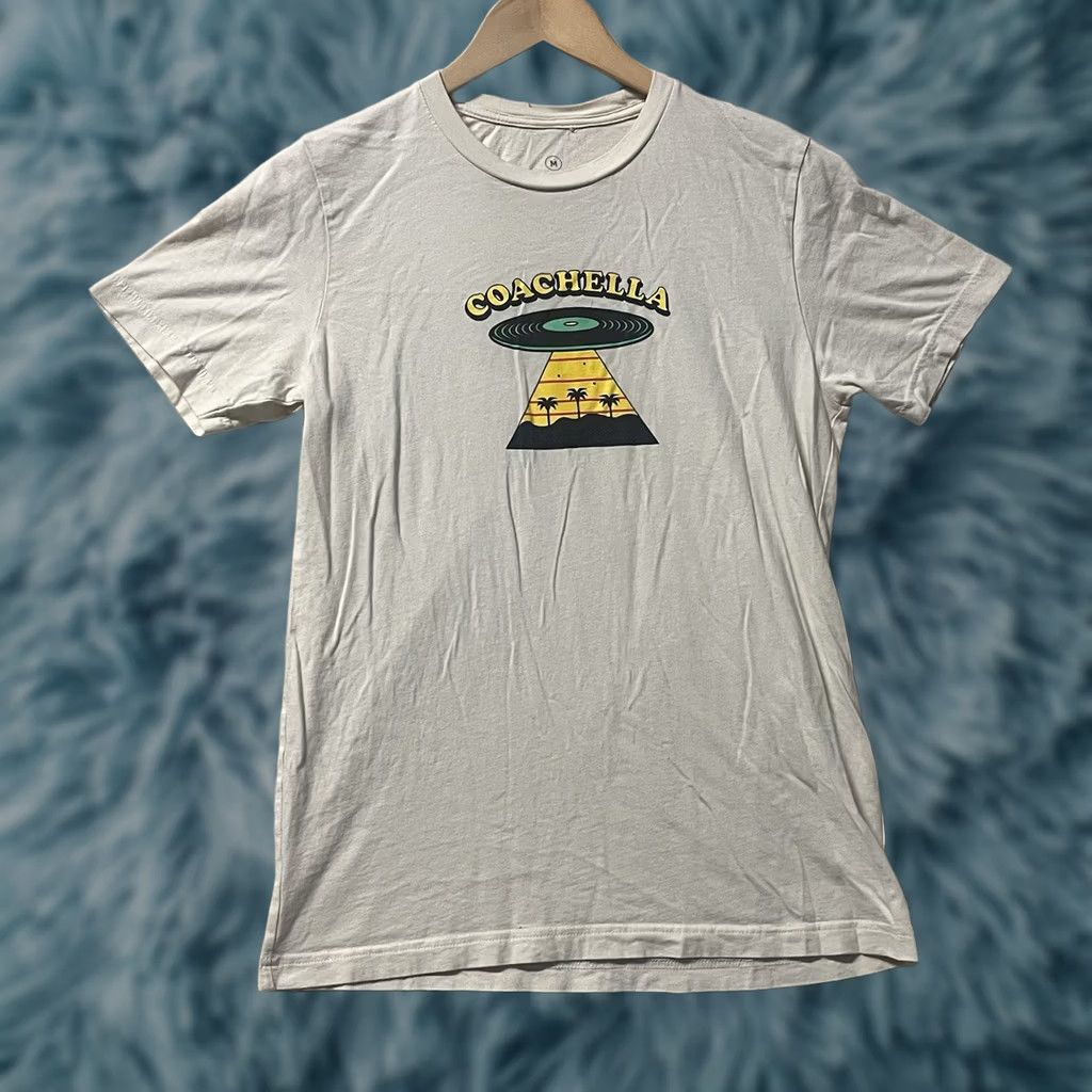 Vintage Coachella T-Shirt Unisex Graphic Print Crew Neck Short Sleeve Cream Size M Ivory Cotton Men Slim Regular Vintage: No Size US M / EU 48-50 / 2 - 1 Thumbnail