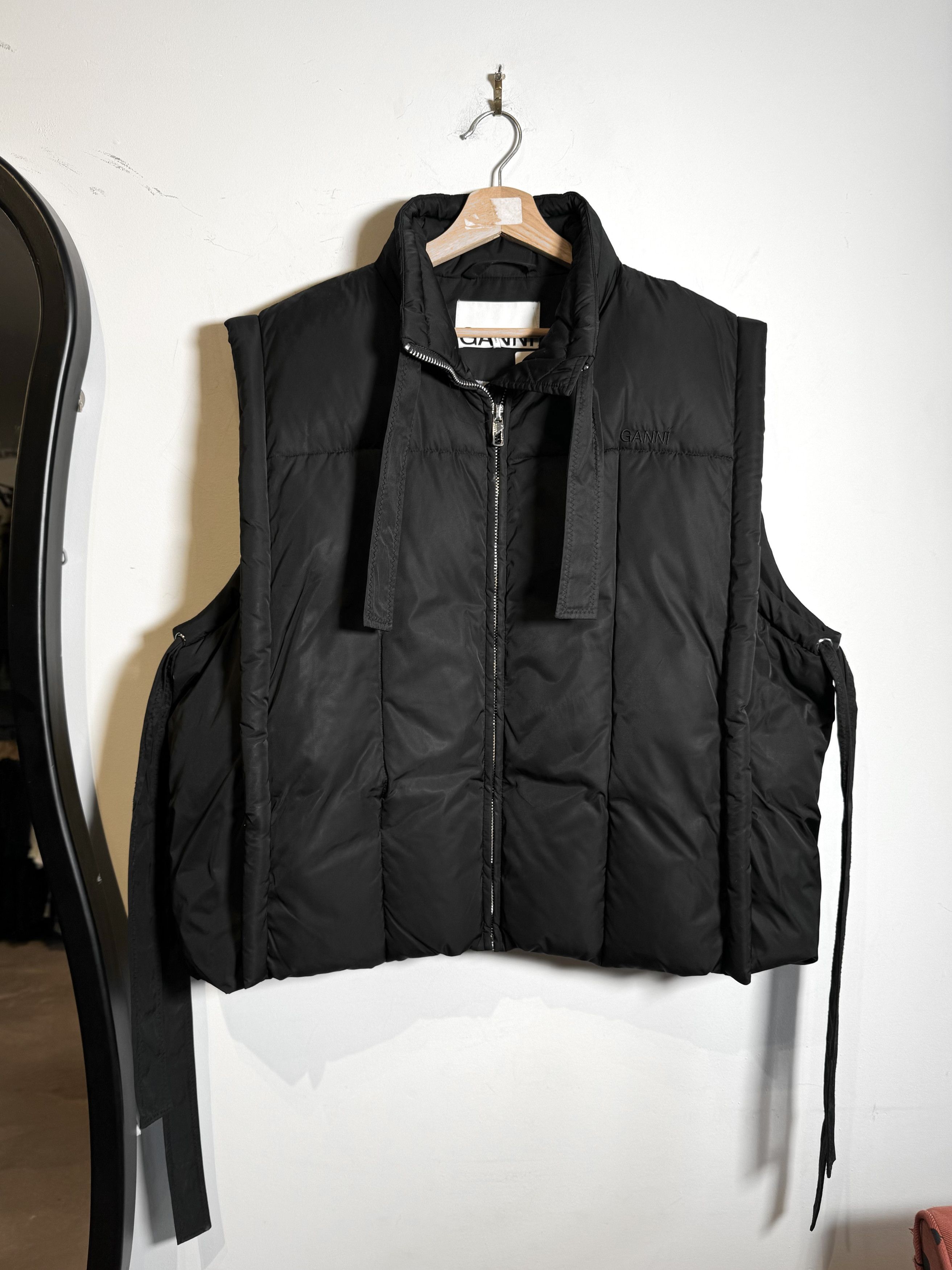 Ganni Ganni Puffer Vest L/XL Size XL / US 12-14 / IT 48-50 - 1 Thumbnail