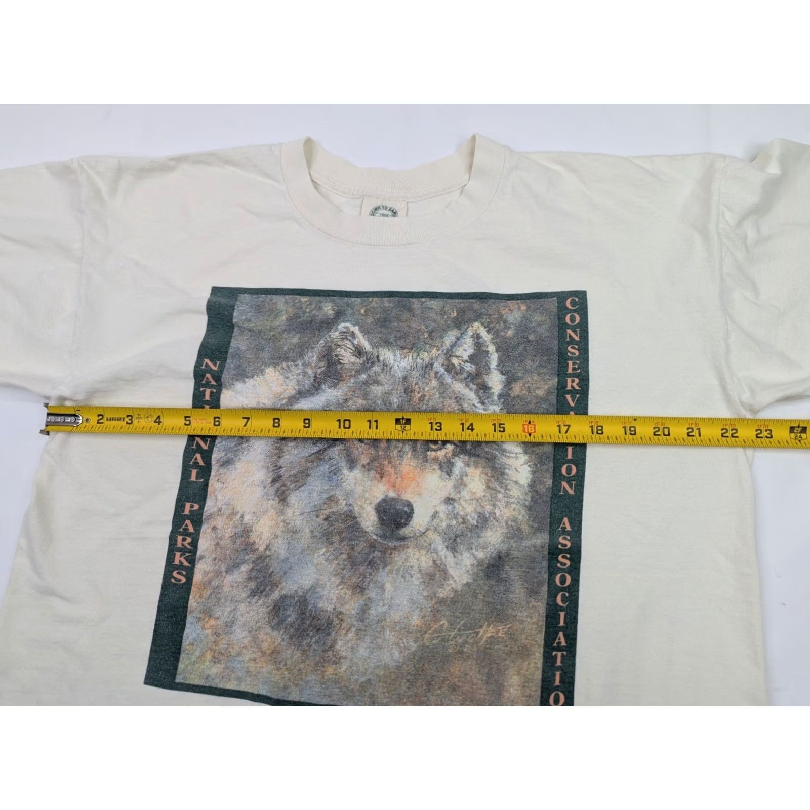 Vintage VINTAGE Trench Wolf Graphic Shirt Men L Short Sleeve White 1990s Animals Crew Neck T-Shirt Size US L / EU 52-54 / 3 - 6 Thumbnail