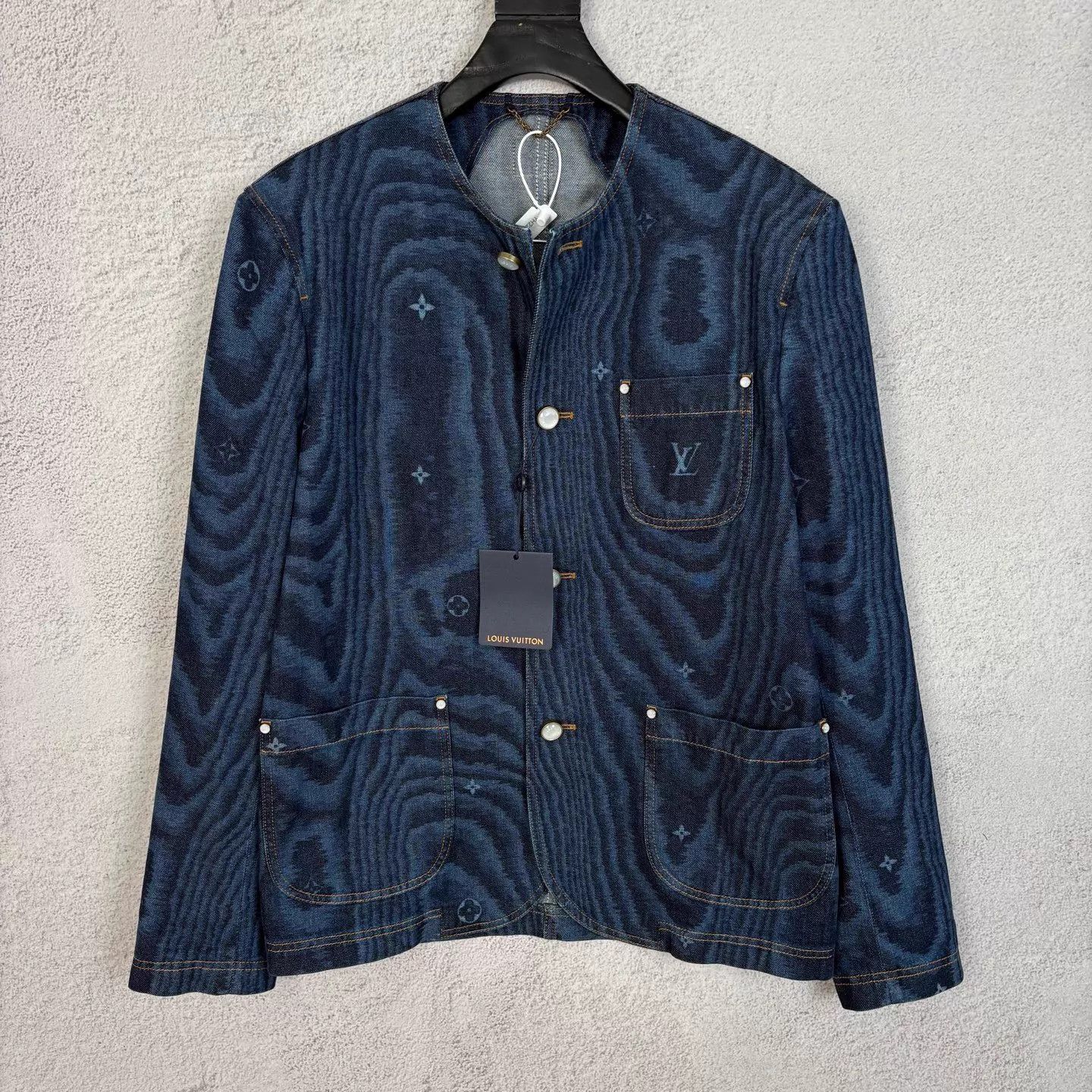 Louis Vuitton LV FW25 No-Collar Denim Print Shirt Jacket Size US M / EU 48-50 / 2 - 1 Thumbnail