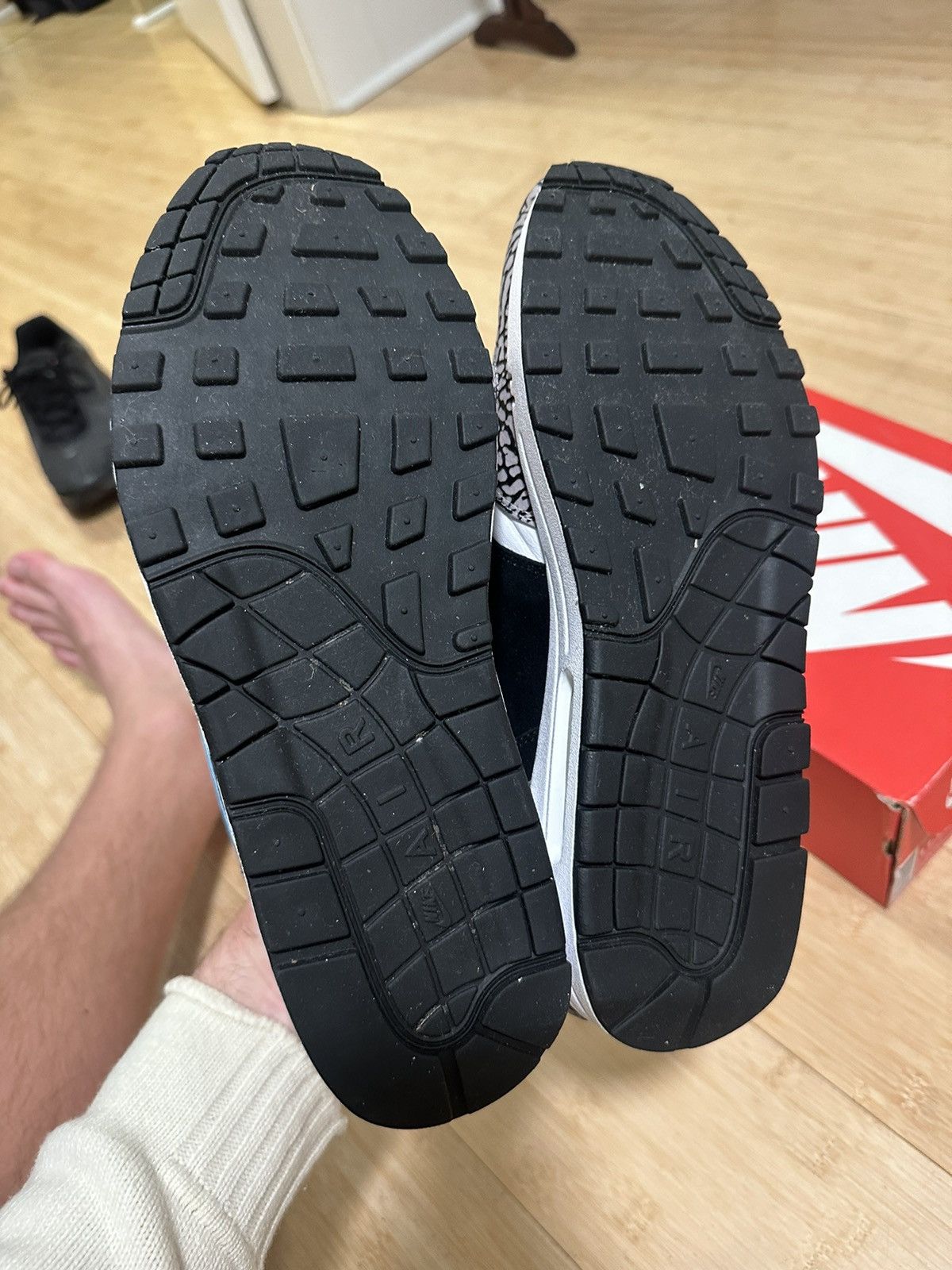 Nike × atmos Nike x Atmos Air Max 1 Elephant Size US 11.5 / EU 44-45 - 7 Thumbnail