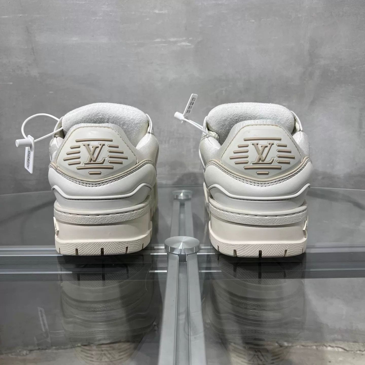 Louis Vuitton LV Trainer White UK7.5/41.5 Size US 8.5 / EU 41-42 - 6 Thumbnail