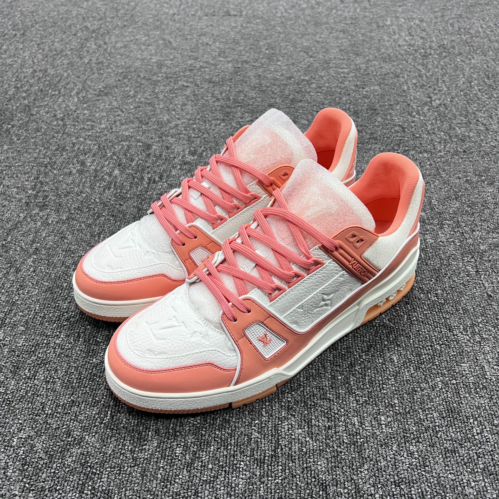 Louis Vuitton LV Trainer Peach Pink 43.5 New With Box Size US 10.5 / EU 43-44 - 1 Thumbnail