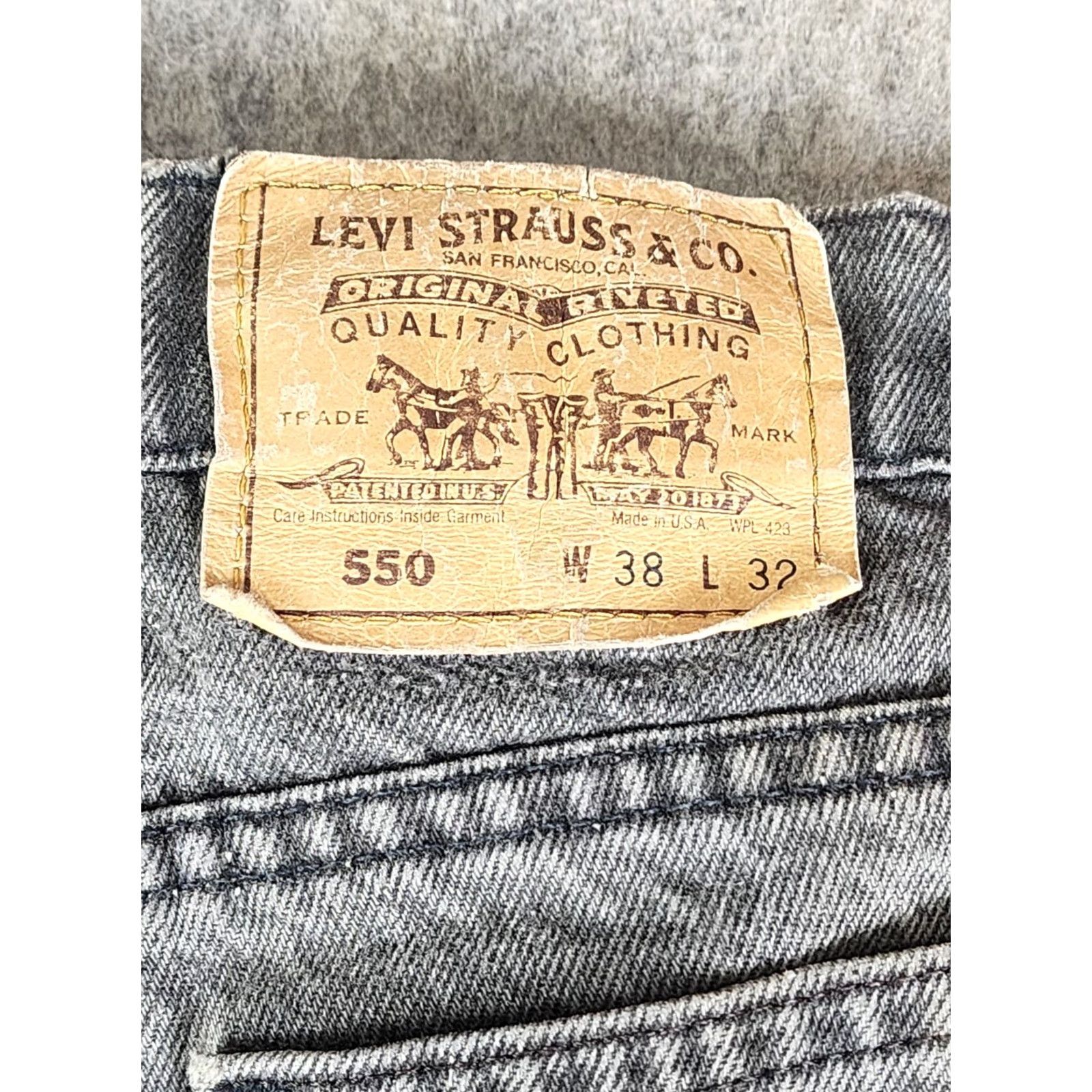 Levi's Vintage Levi's 550 Jeans Shorts Mens 36 Black Distressed Denim USA 5-Pocket Relaxed Straight Package N/A Size US 36 / EU 52 - 7 Thumbnail