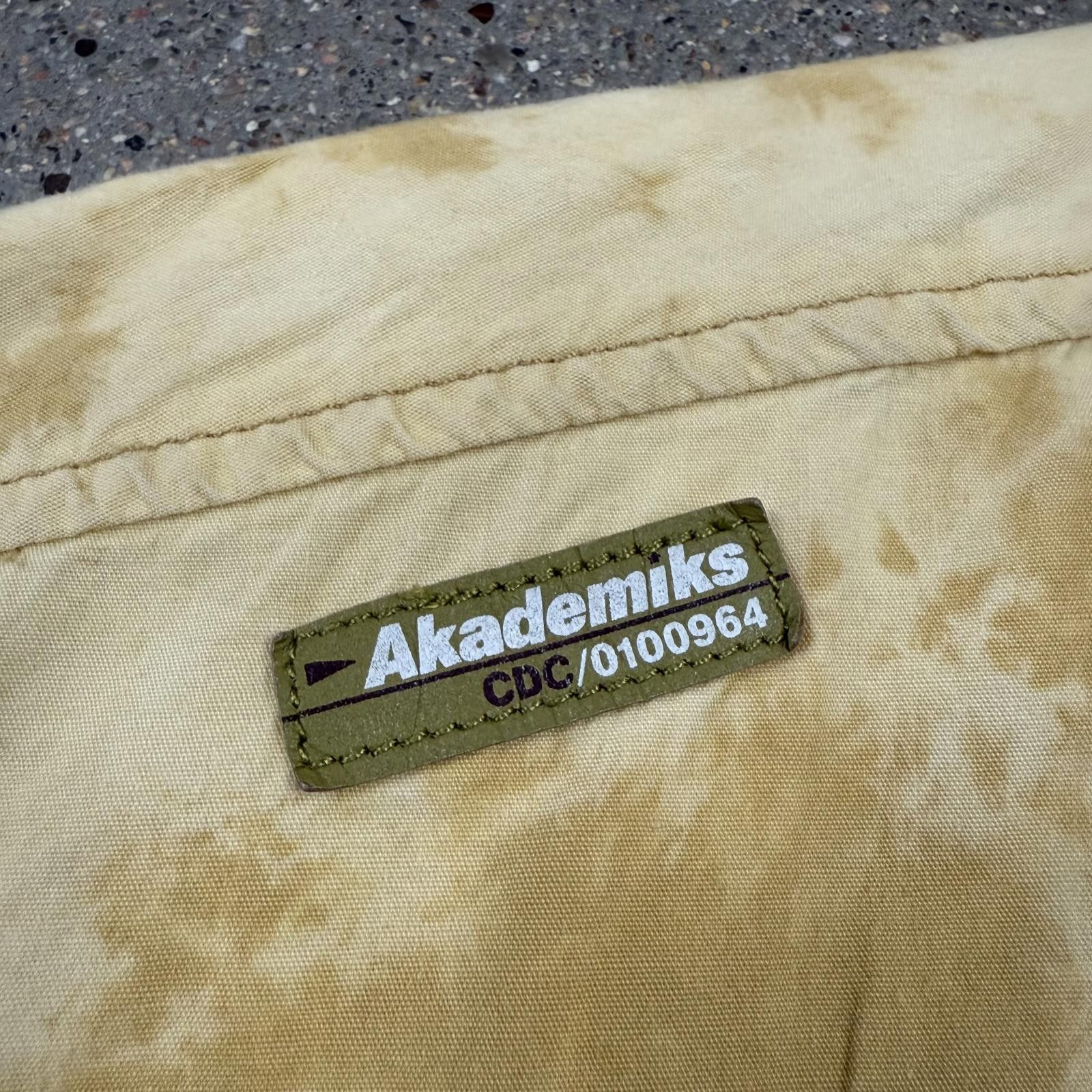 Akademiks Vtg Akademiks Men's Tie-Dye Button-Up Shirt Denim Tags - L Size US L / EU 52-54 / 3 - 3 Thumbnail
