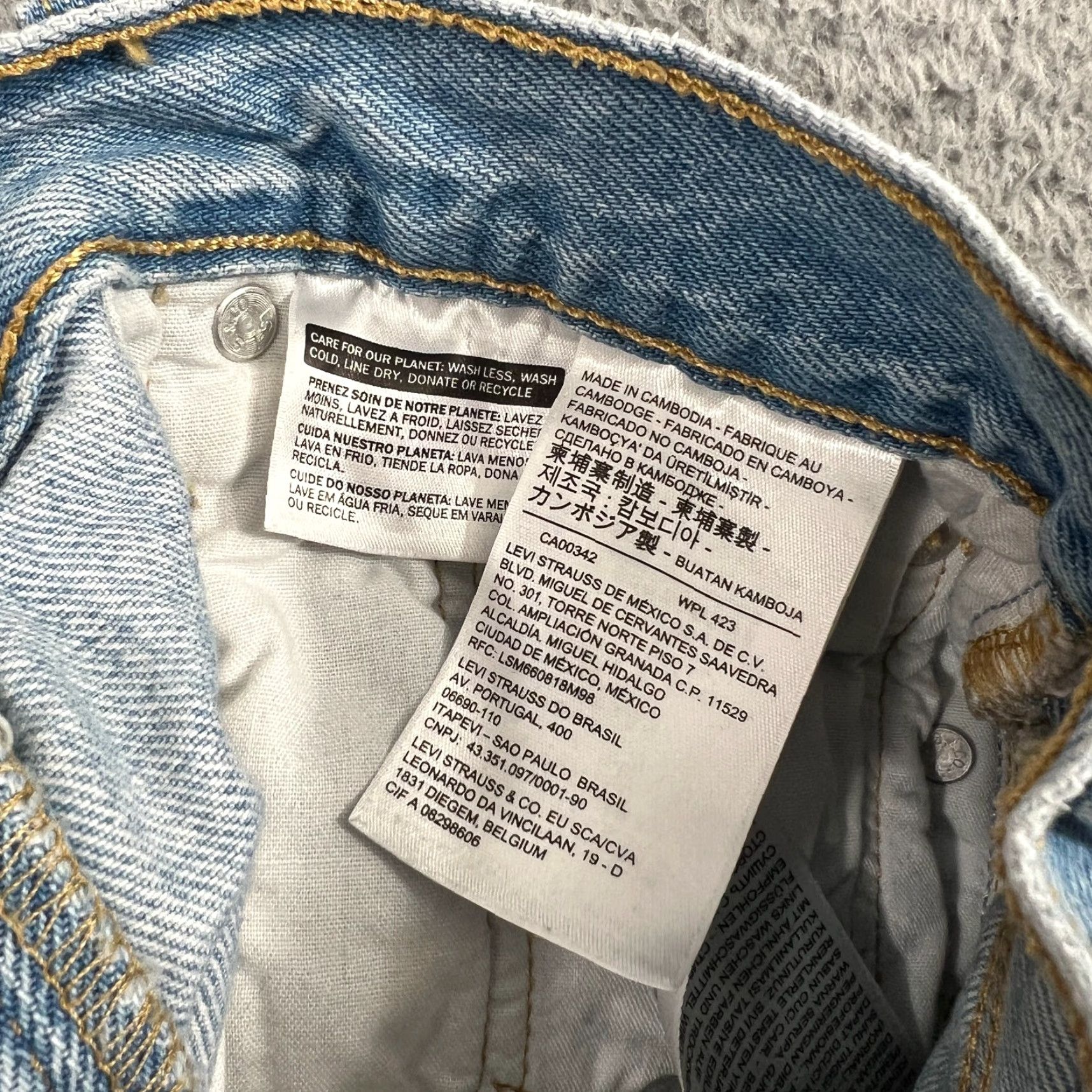 Levi's Levi's 501 Shorts Womens 29 Blue Distressed Button Fly Light Wash Denim 100% Cotton Casual Shorts 80s 90s Womens Size 29" - 7 Thumbnail