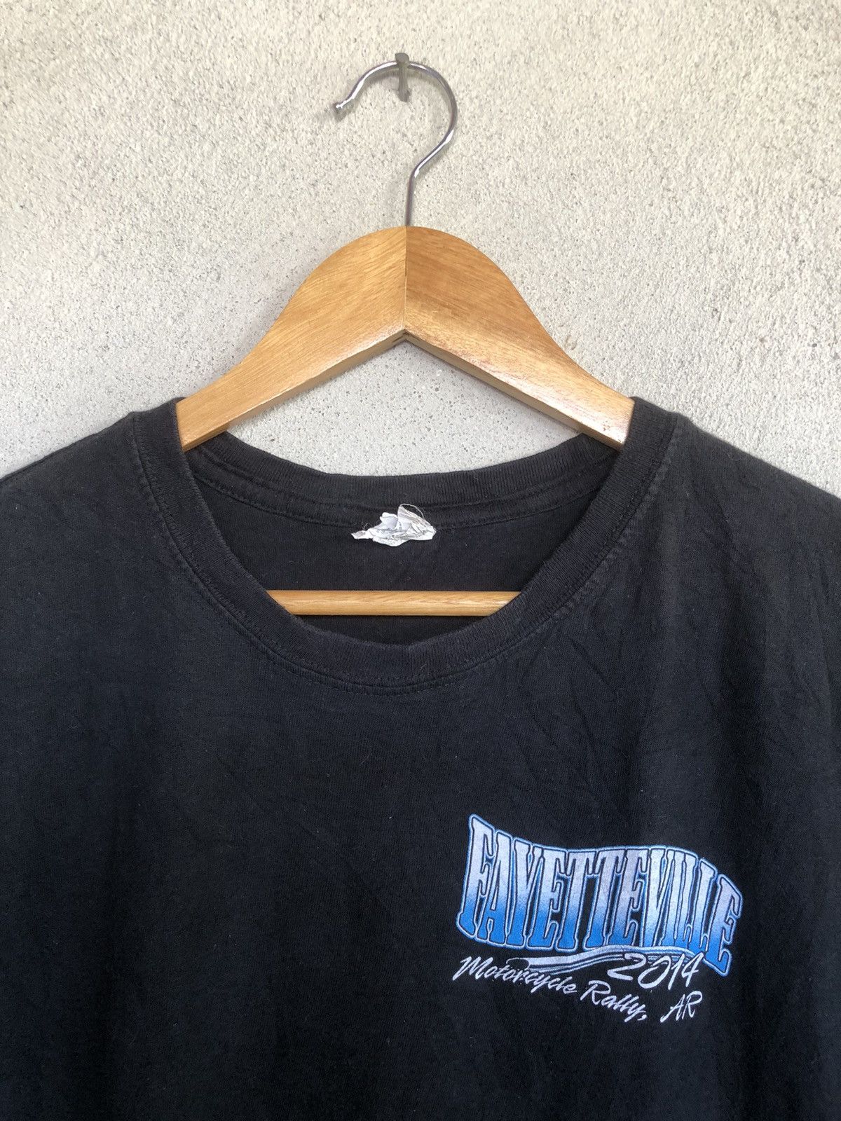 Harley Davidson × Vintage Vintage Y2K Fayetteville Motorcycle Rally Girl Backhit Tee Size US XL / EU 56 / 4 - 14 Thumbnail