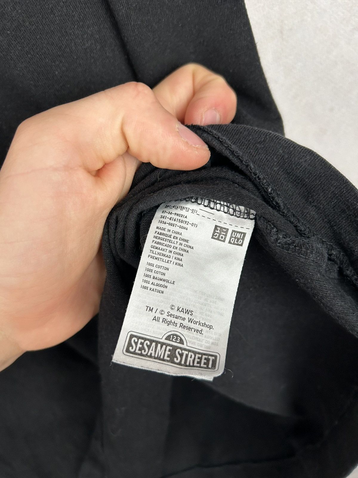 Kaws × Uniqlo Uniqlo x Kaws Graphic Tee Sesame Street Pocket Streetwear Size US M / EU 48-50 / 2 - 6 Thumbnail