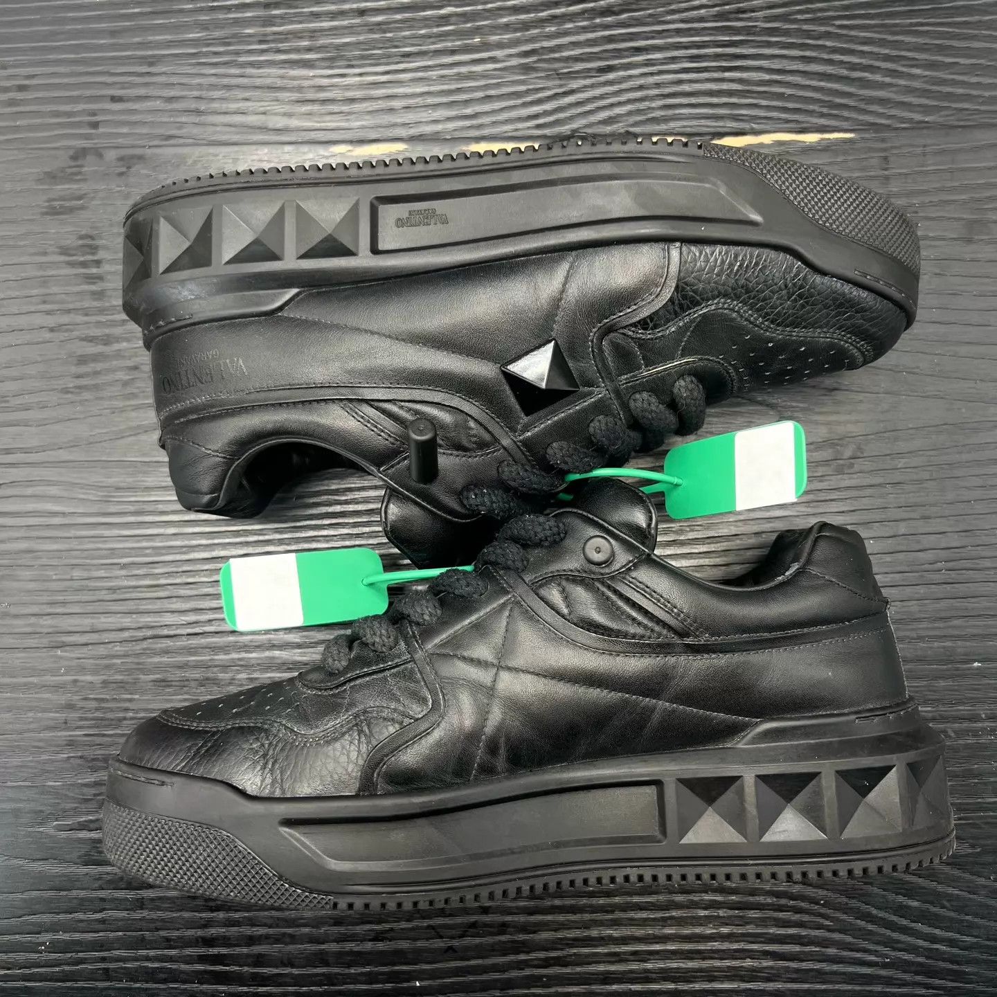 Valentino Valentino One Stud Black 43 with Box Size US 10 / EU 43 - 4 Thumbnail