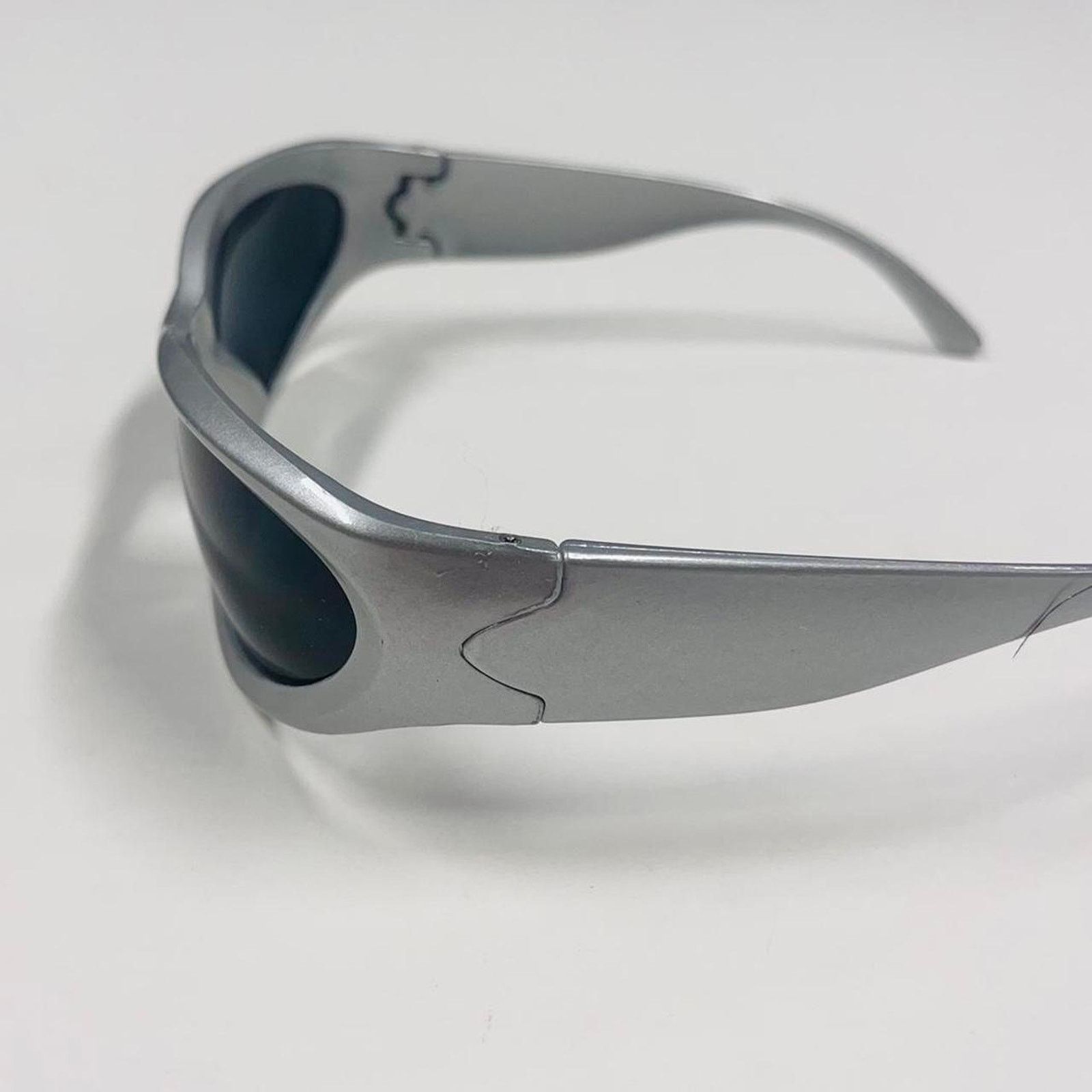 Vintage Y2k 2000s vintage style gray sunglasses Size ONE SIZE - 4 Thumbnail