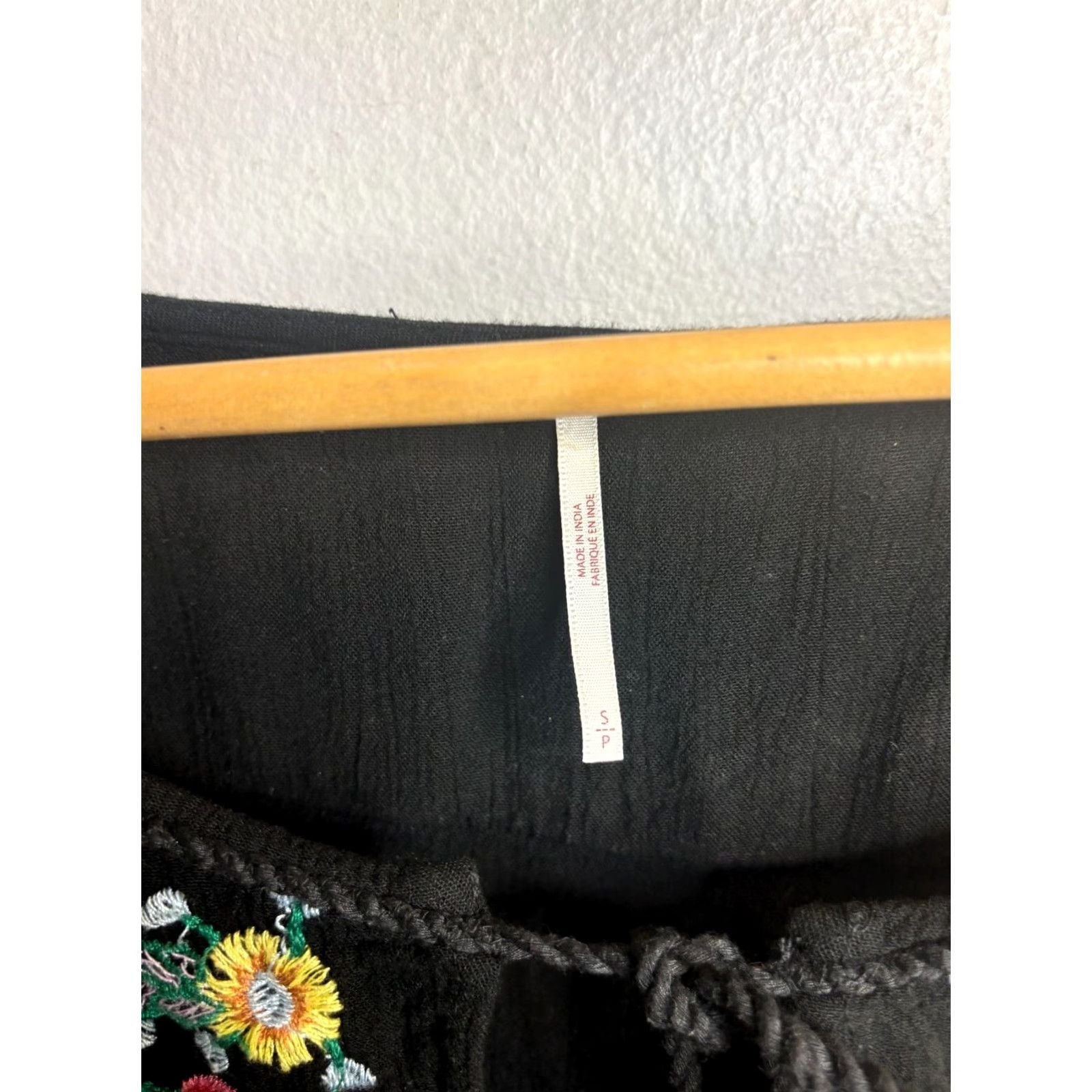 Free People Free People Mini Velvet Embroidered Tunic Dress Black S Womens Long Sleeve V-Neck Pullover Floral Bohemian Hippie Nature 8/10 Fall Winter Vintage No Size S / US 4 / IT 40 - 4 Thumbnail