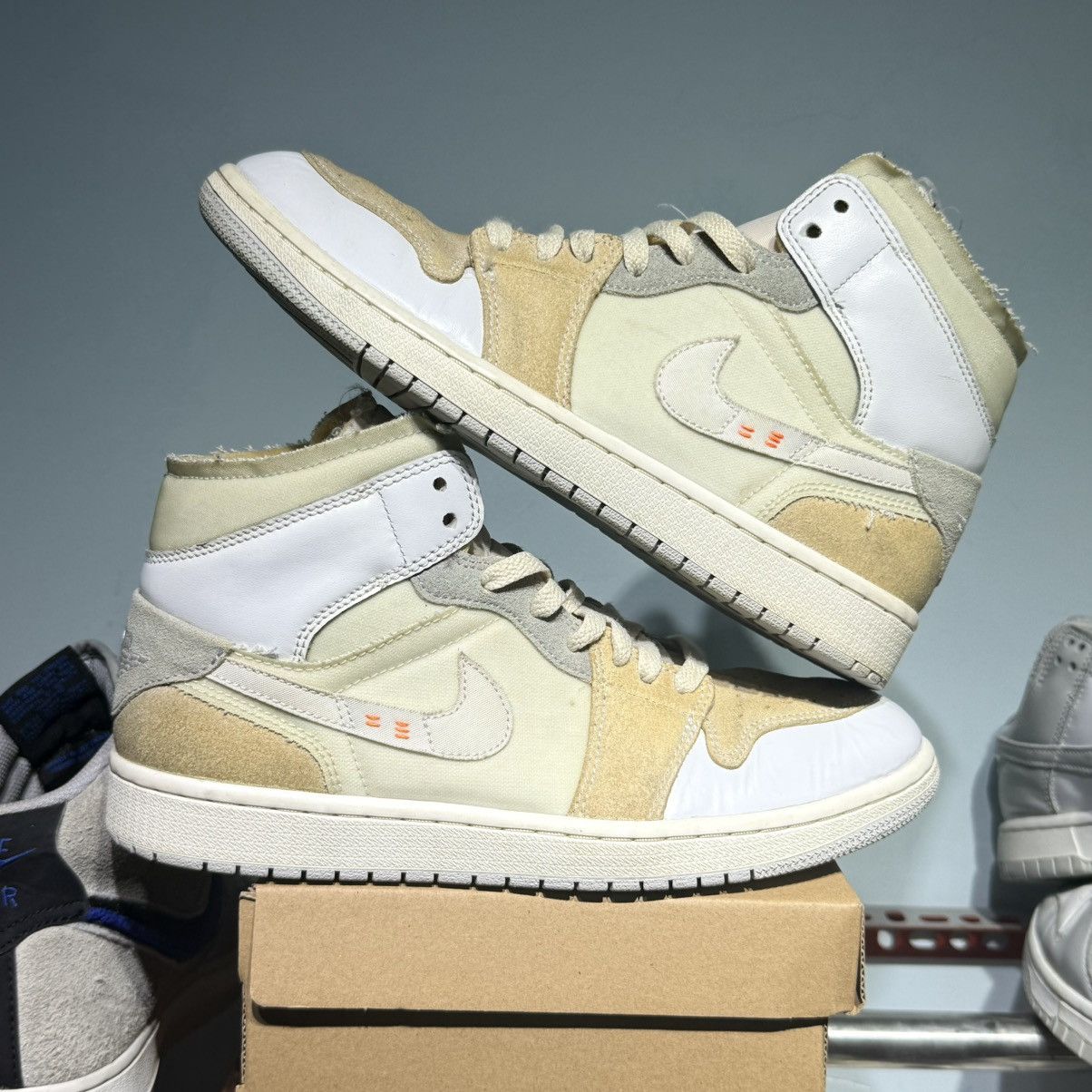 Jordan Brand Jordan 1 mid se craft " inside out " Size US 8.5 / EU 41-42 - 1 Thumbnail
