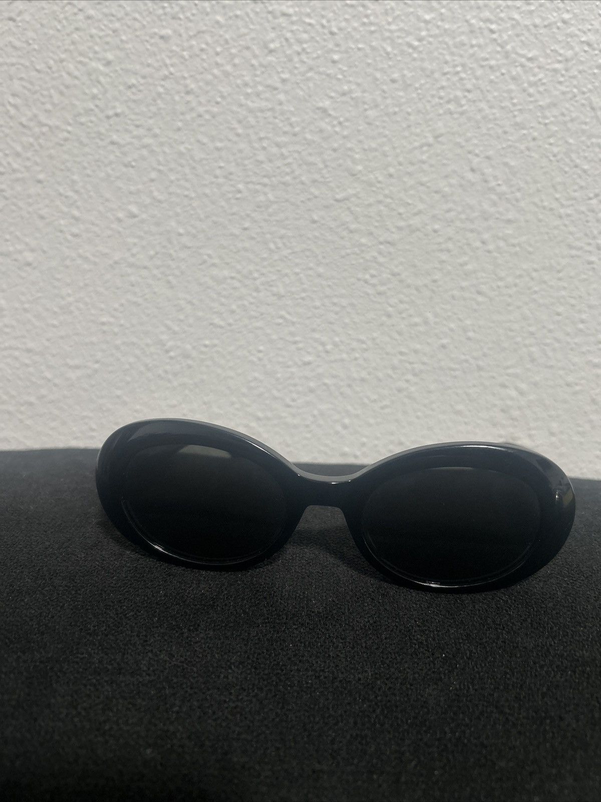 Other Black Oval Woman’s Sunglasses Size ONE SIZE - 1 Thumbnail