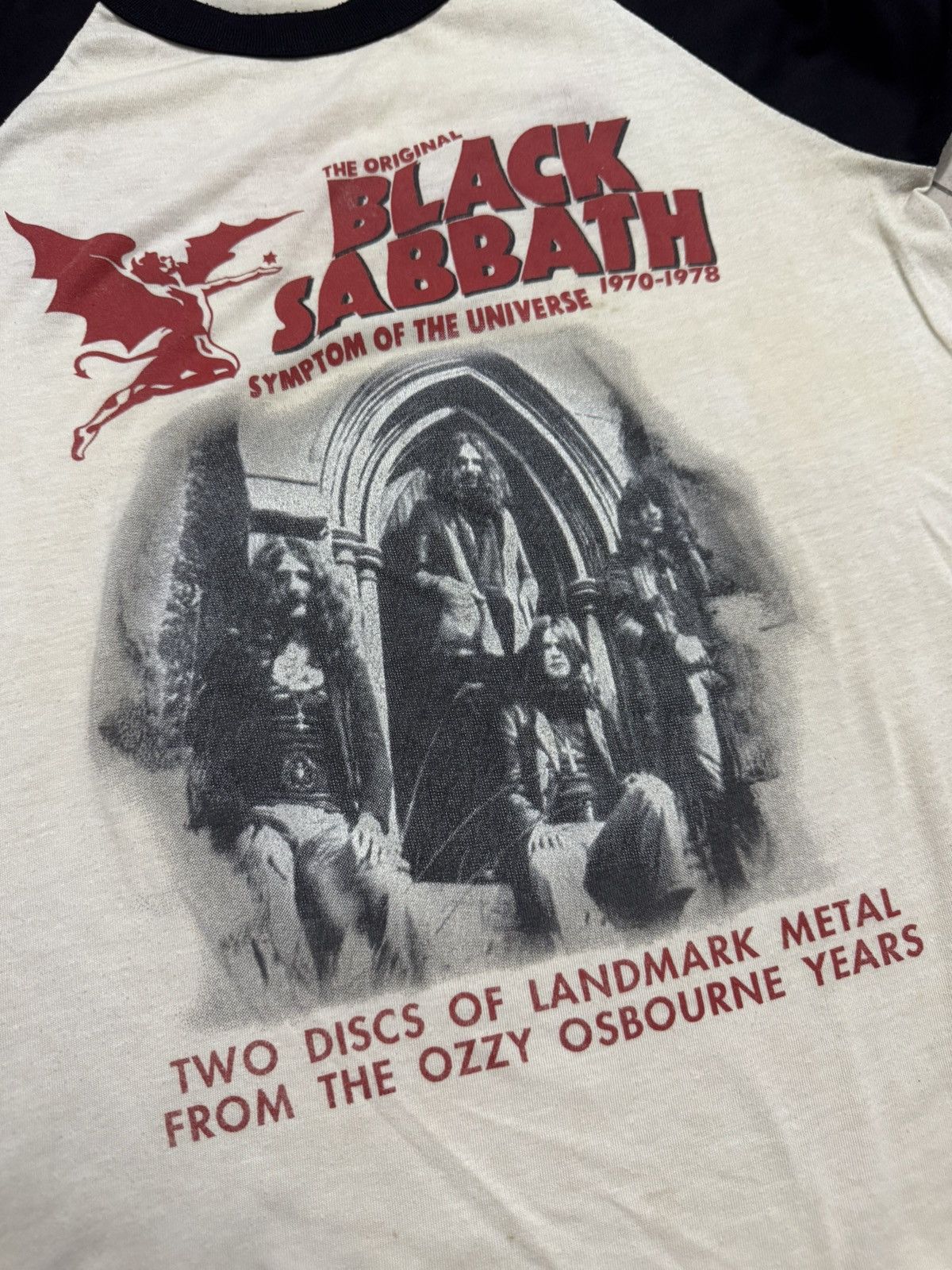 Band Tees 1980s BLACK SABBATH SYMPTOM OF THE UNIVERSE RAGLAN SHIRT Size US XS / EU 42 / 0 - 7 Thumbnail