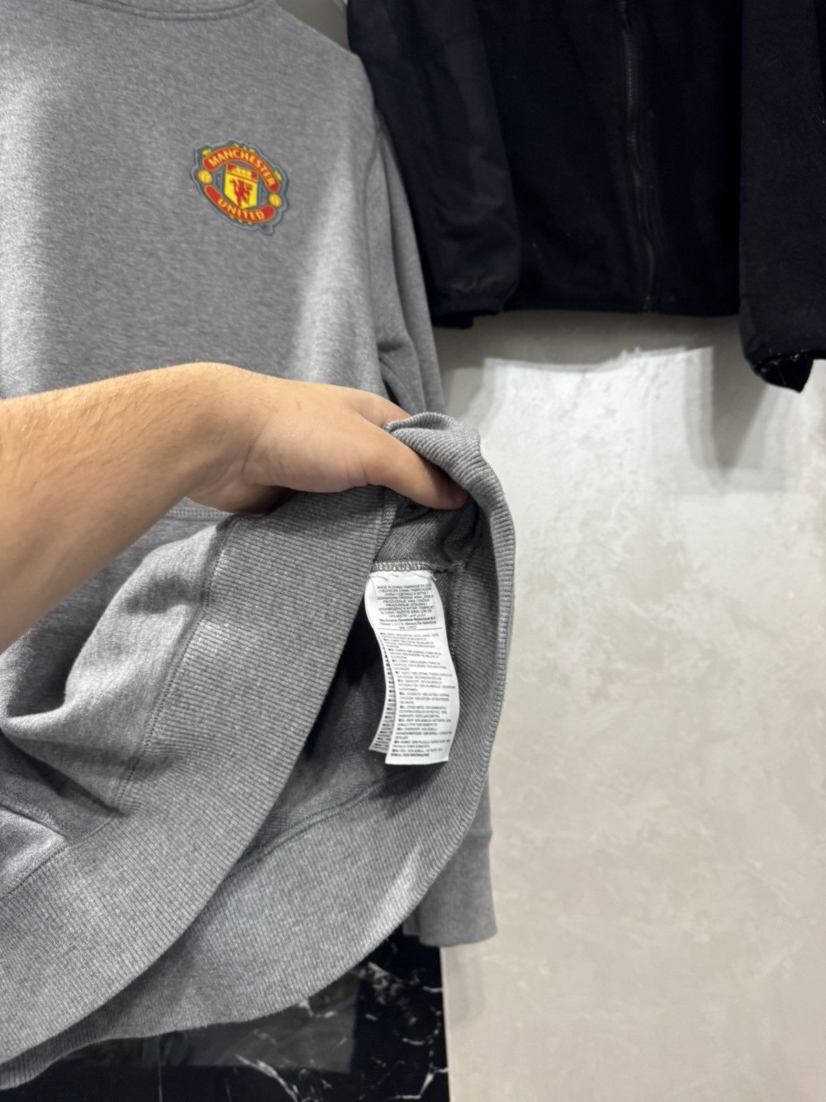 Nike Vintage Nike Manchester United hoodie sport fit size S Size US S / EU 44-46 / 1 - 3 Thumbnail