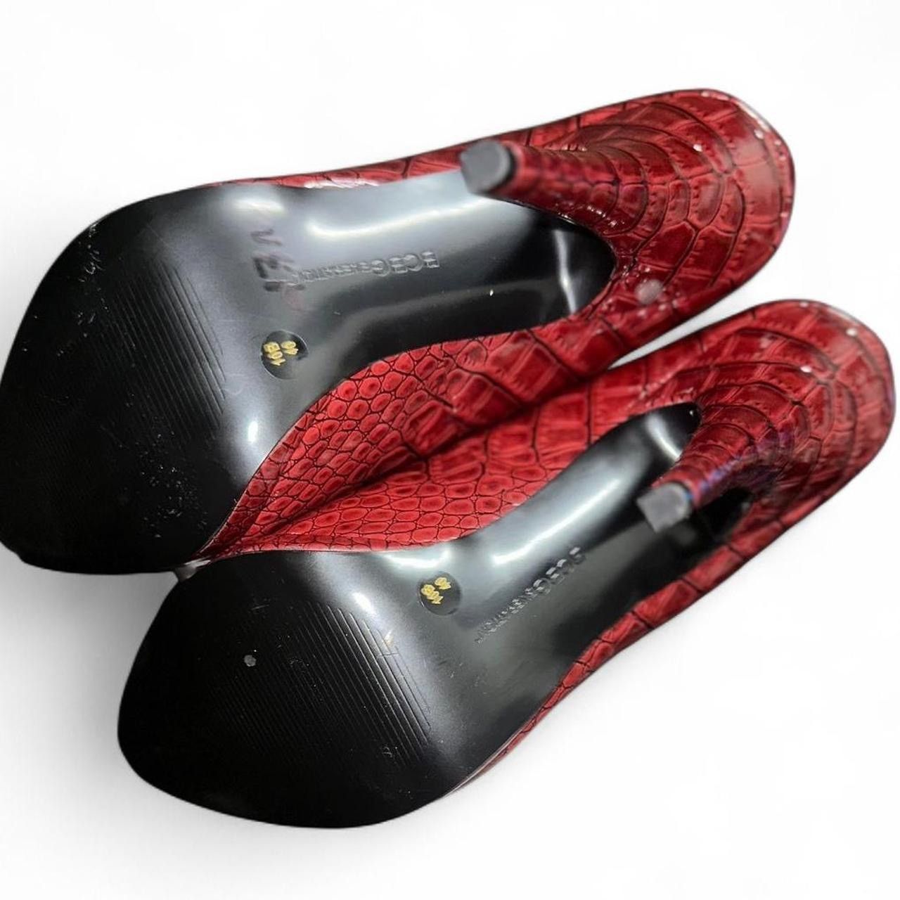 BCBGeneration BCBG Y2K NWOT CHERRYCOLA RED patent leather croc Size US 10 / IT 40 - 2 Thumbnail