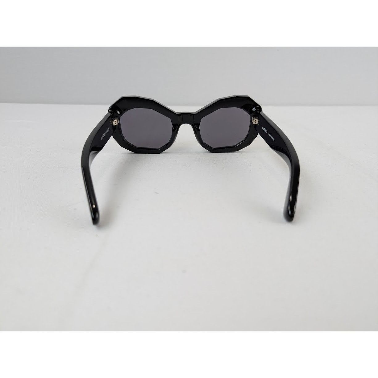 Amiri o1rshd1 Q:2 / Size: OS / Honey Comb Sunglasses in Black Size ONE SIZE - 8 Thumbnail
