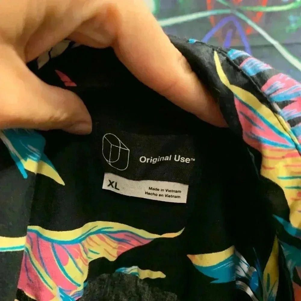 Designer Bright tropical design shirt Size US XL / EU 56 / 4 - 2 Thumbnail