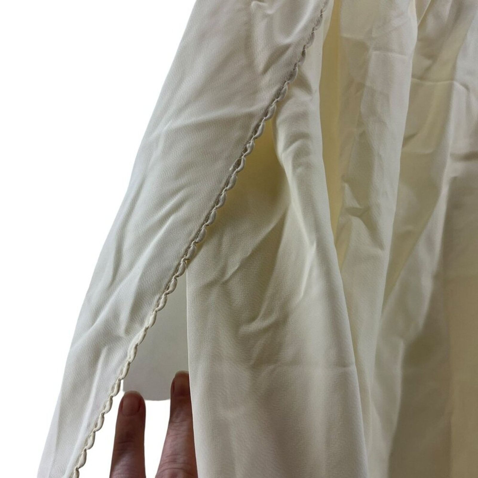 Vintage Vintage Bloomingdales Lingerie Ivory Double Tulip Slit Size ONE SIZE - 2 Thumbnail