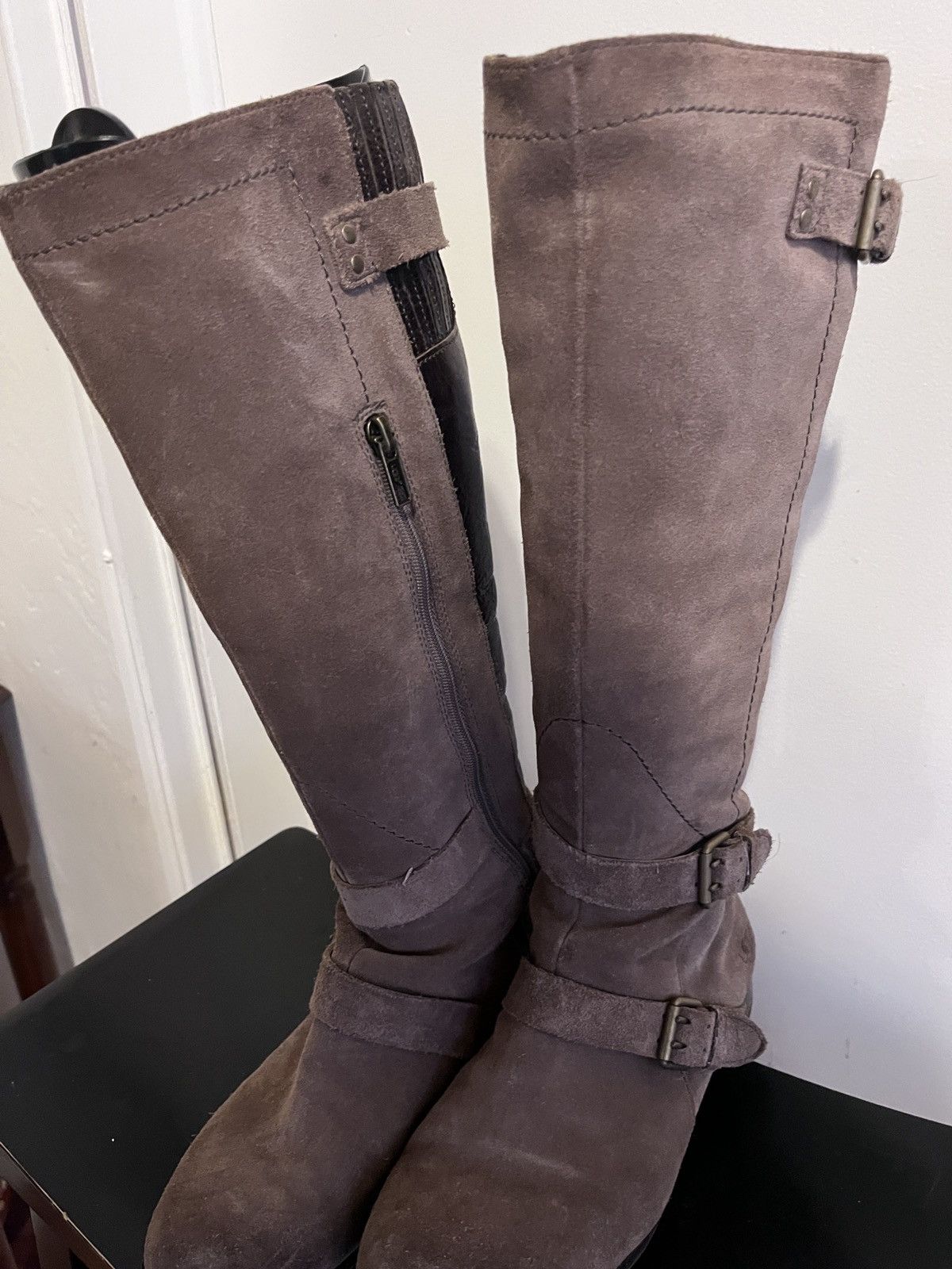 Ugg Ugg Knee High Suede and leather boots Size US 9 / IT 39 - 2 Thumbnail