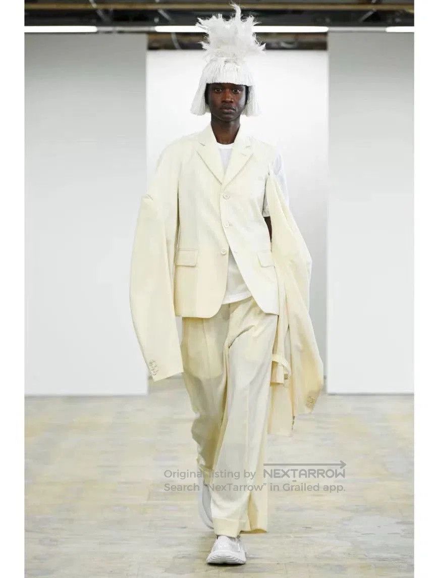 Comme des Garcons COMME des GARCONS Beige Deconstructed Blazer. Size US S / EU 44-46 / 1 - 9 Thumbnail