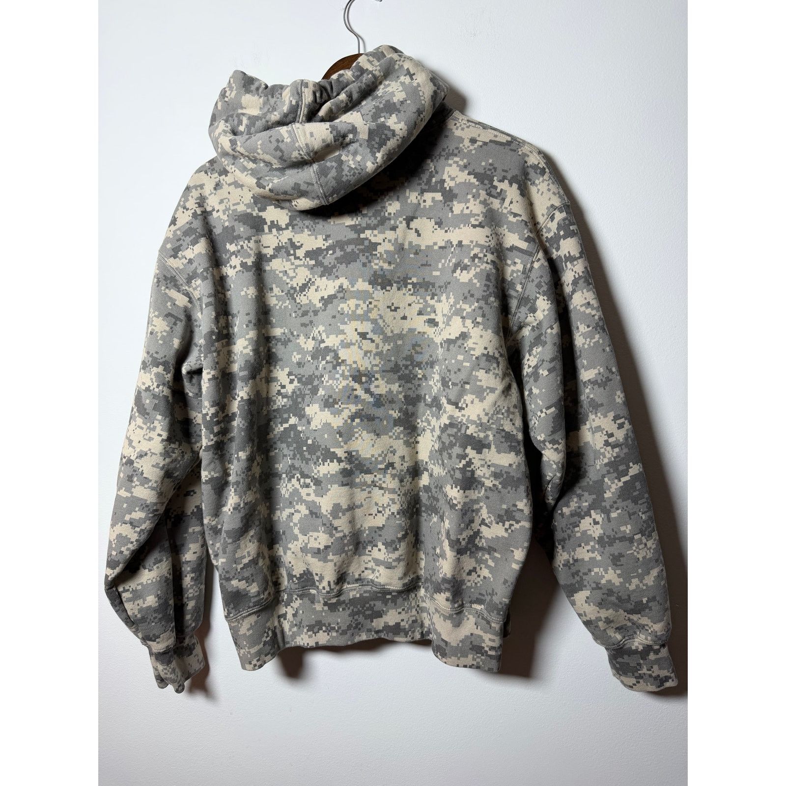 Supreme Supreme Small Box Hooded Sweatshirt 'Digi Camo' Size US M / EU 48-50 / 2 - 3 Thumbnail