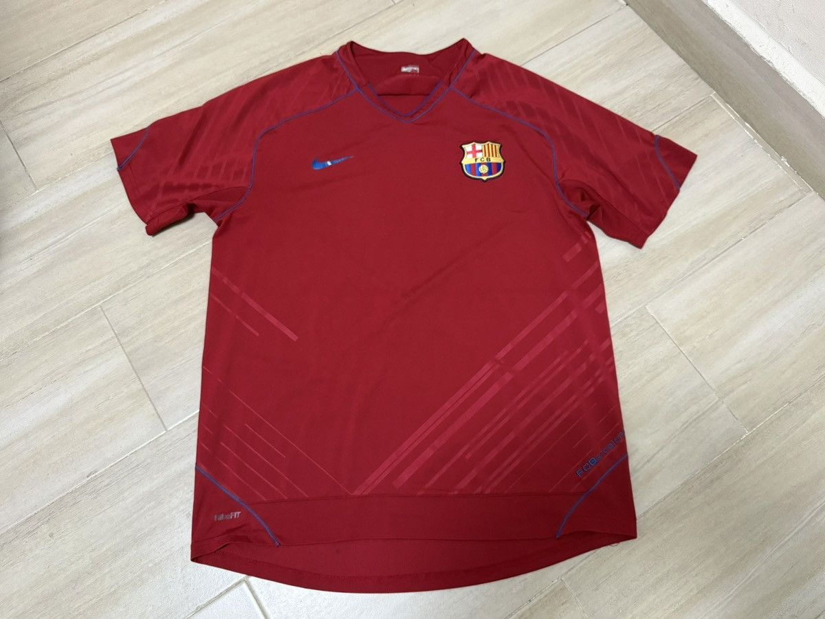 Nike Vintage Nike FC Barcelona training jersey Size L Size US L / EU 52-54 / 3 - 1 Thumbnail