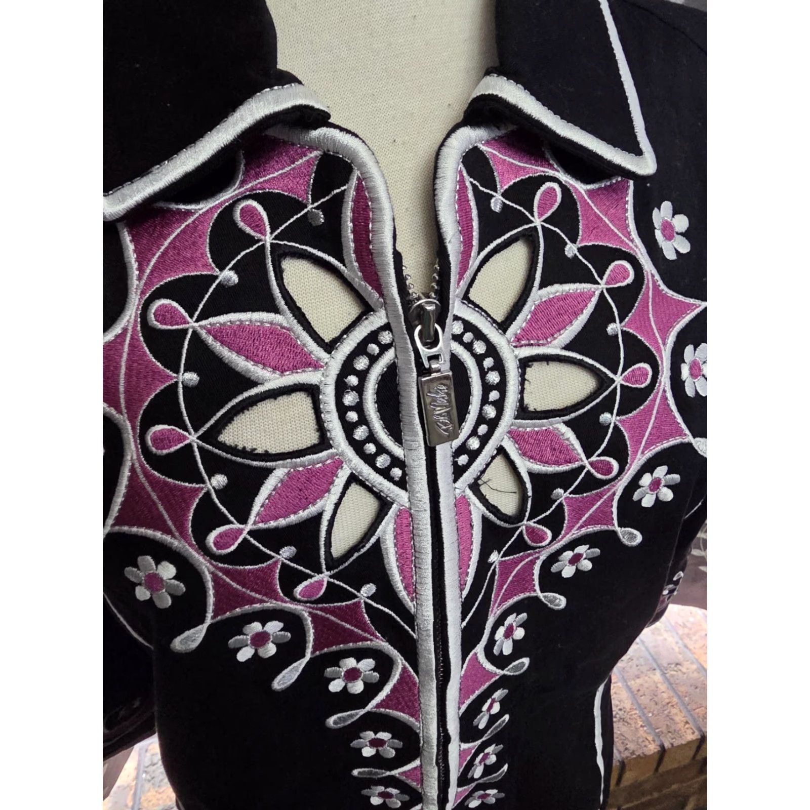 Bob Mackie VINTAGE Bob Mackie Wearable Art Full Zip Jacket Black Embroidered Women's Size Medium Size M / US 6-8 / IT 42-44 - 5 Thumbnail