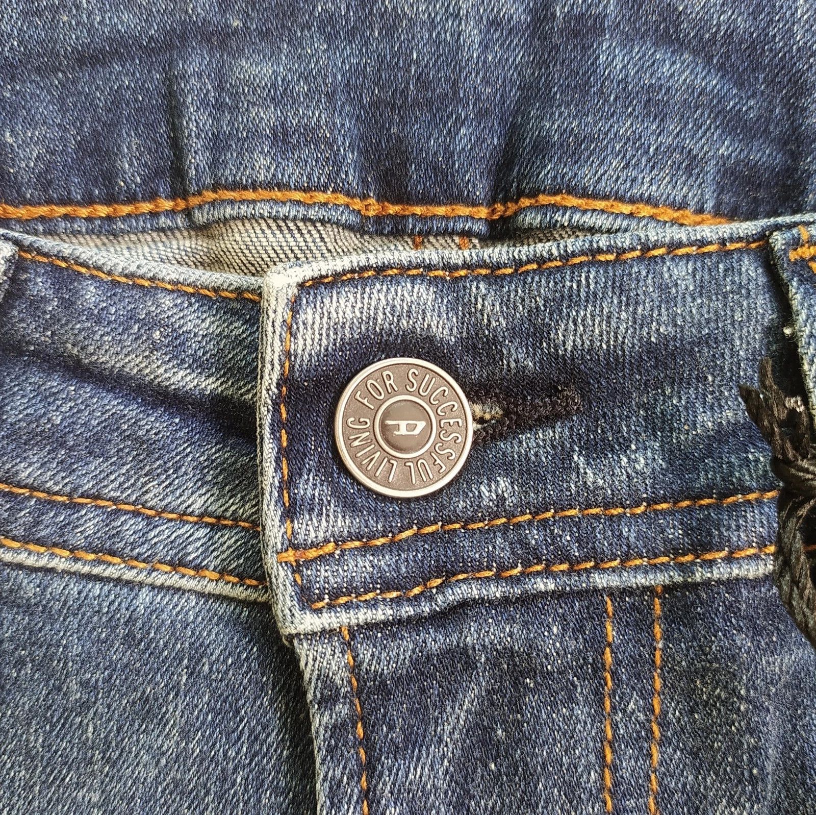 Diesel Diesel 1979 SLEENKER-R L.30 MENS JEANS T/9662 Size US 29 - 3 Thumbnail