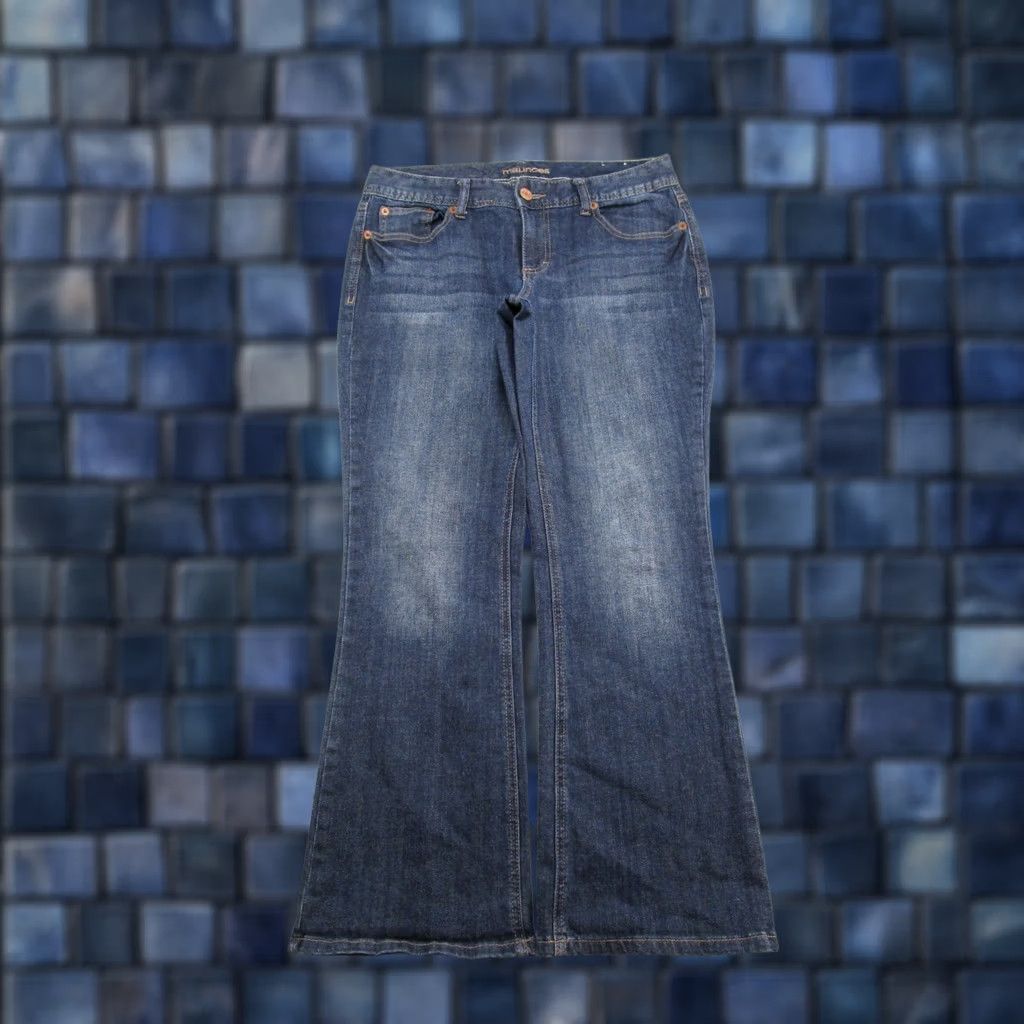 Vintage Maurices Womens Bootcut Dark Wash Stretch Blue Denim Jeans Size 7/8 X Short - Good Used Condition Size 30" / US 8 / IT 44 - 1 Thumbnail