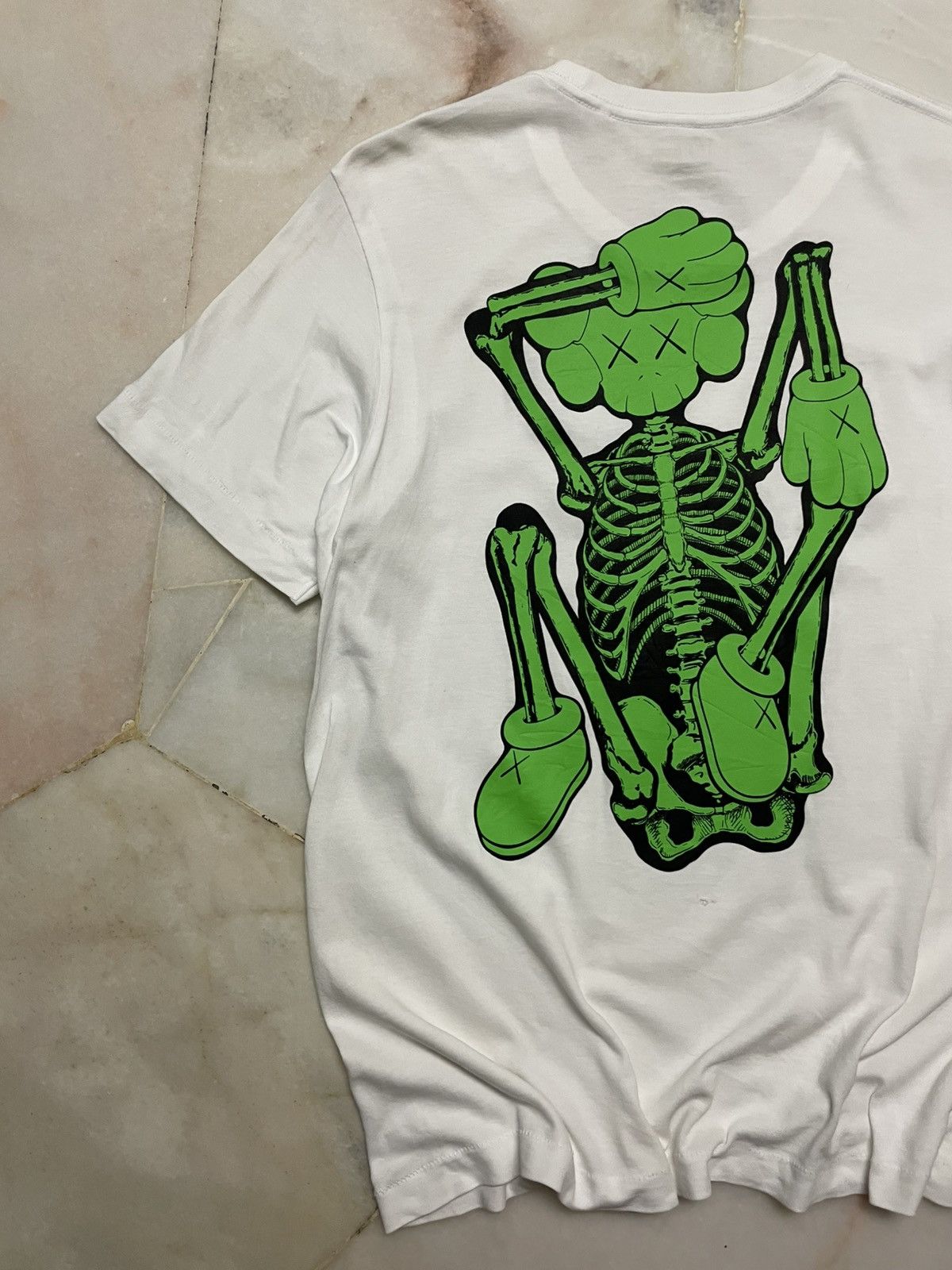 Kaws 💥Rare💥Uniqlo Kaws Rare Backhit Print Sick Bones Mega Print Size US M / EU 48-50 / 2 - 3 Thumbnail