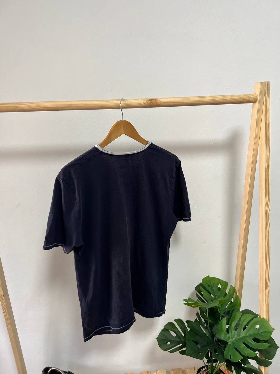 Vintage × Yves Saint Laurent Yves Saint Laurent V neck tee t-shirt vintage big logo ysl L Size US L / EU 52-54 / 3 - 10 Thumbnail