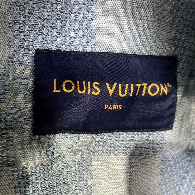 Louis Vuitton Louis Vuitton Blue plaid full-print round neck single-brea Size US S / EU 44-46 / 1 - 2 Thumbnail